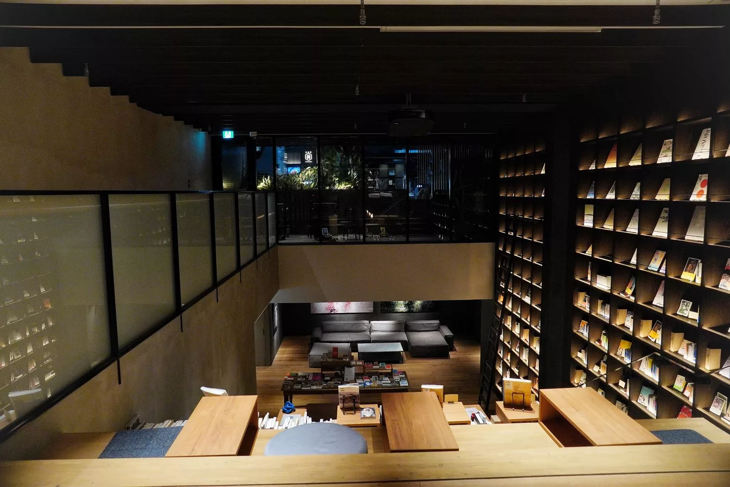 【京都車站飯店】Tune Stay Kyoto，結合書店的文青旅店，Hideout套房享啤酒點心無限吃到飽! @混血珊莎的奇幻旅程