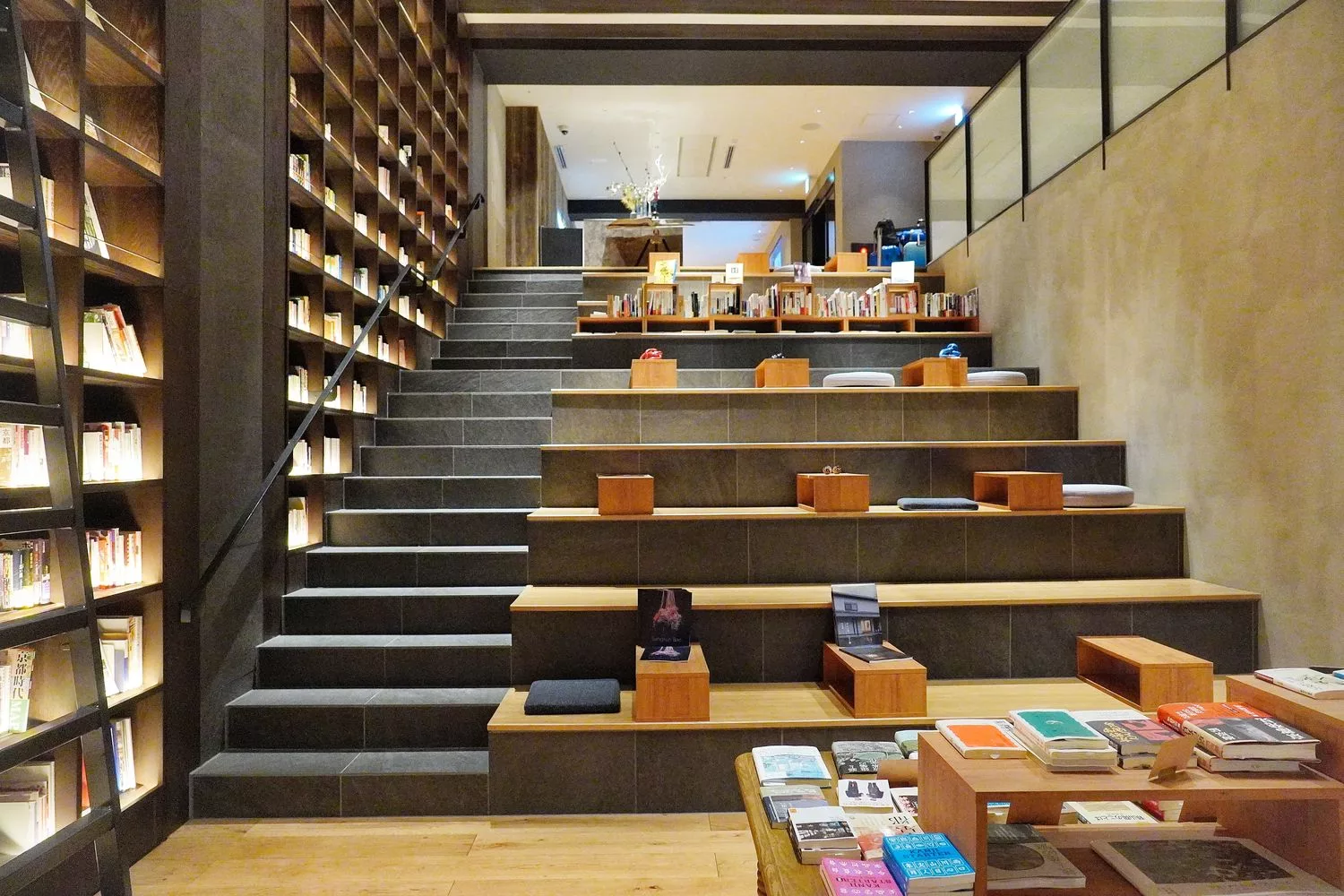 【京都車站飯店】Tune Stay Kyoto，結合書店的文青旅店，Hideout套房享啤酒點心無限吃到飽! @混血珊莎的奇幻旅程