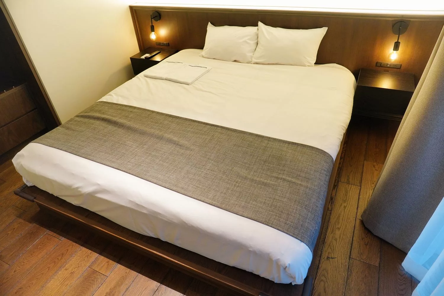 【京都車站飯店】Tune Stay Kyoto，結合書店的文青旅店，Hideout套房享啤酒點心無限吃到飽! @混血珊莎的奇幻旅程