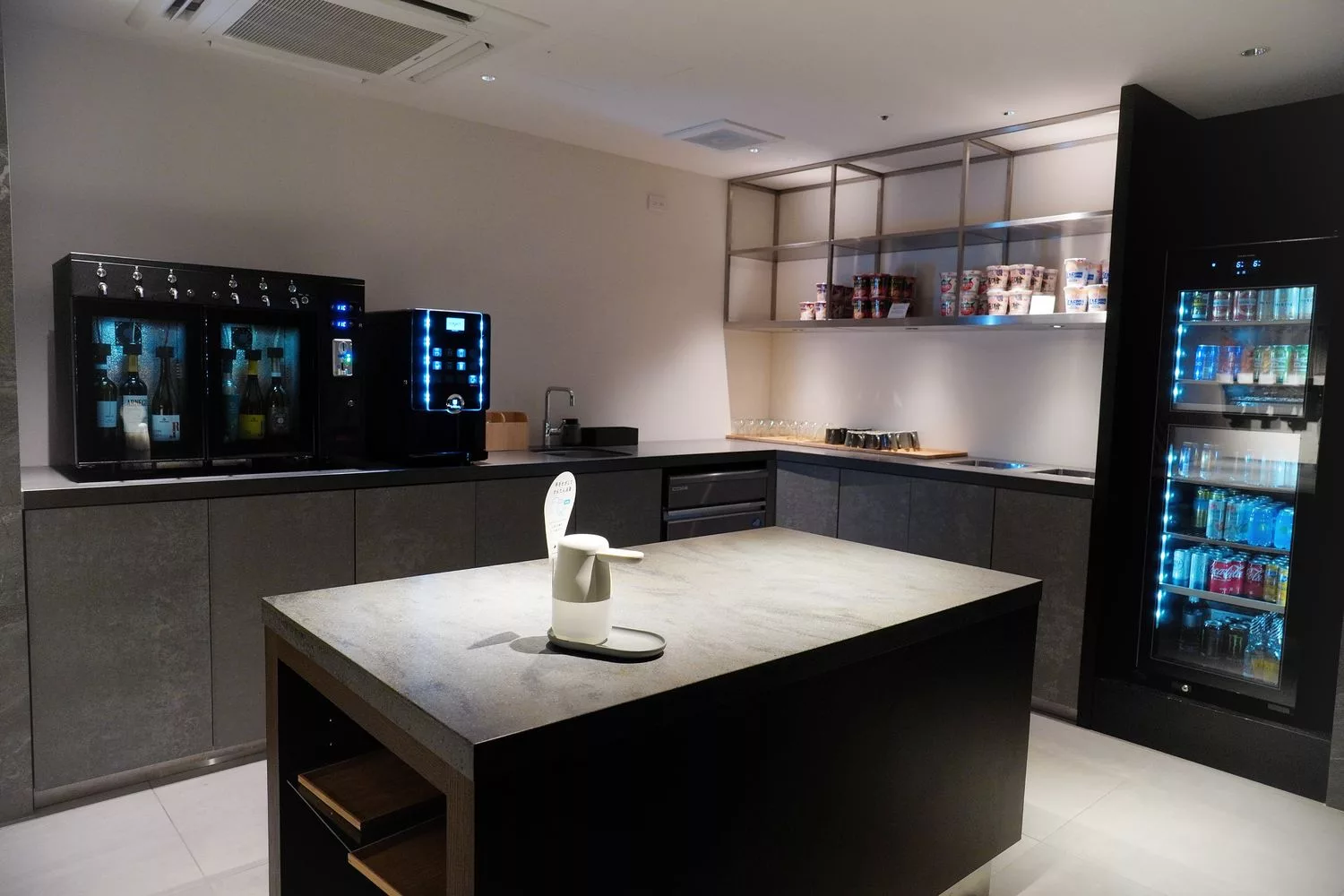 【京都車站飯店】Tune Stay Kyoto，結合書店的文青旅店，Hideout套房享啤酒點心無限吃到飽! @混血珊莎的奇幻旅程