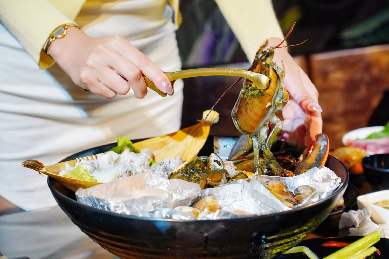 【南投豪華露營】相逢部落一泊四食,晚餐燒烤加龍蝦火鍋,調酒飲品無限暢飲,套房級帳篷泡澡超享受! @混血珊莎的奇幻旅程 【南投豪華露營】相逢部落一泊四食,晚餐燒烤加龍蝦火鍋,調酒飲品無限暢飲,套房級帳篷泡澡超享受! @混血珊莎的奇幻旅程