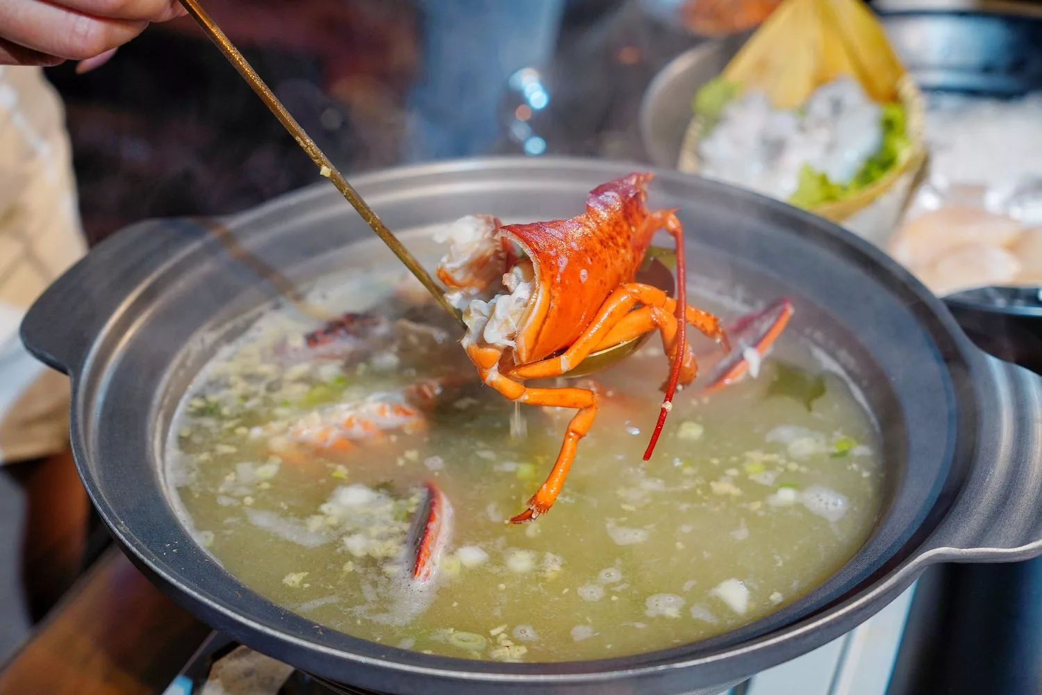 【南投豪華露營】相逢部落一泊四食,晚餐燒烤加龍蝦火鍋,調酒飲品無限暢飲,套房級帳篷泡澡超享受! @混血珊莎的奇幻旅程 【南投豪華露營】相逢部落一泊四食,晚餐燒烤加龍蝦火鍋,調酒飲品無限暢飲,套房級帳篷泡澡超享受! @混血珊莎的奇幻旅程