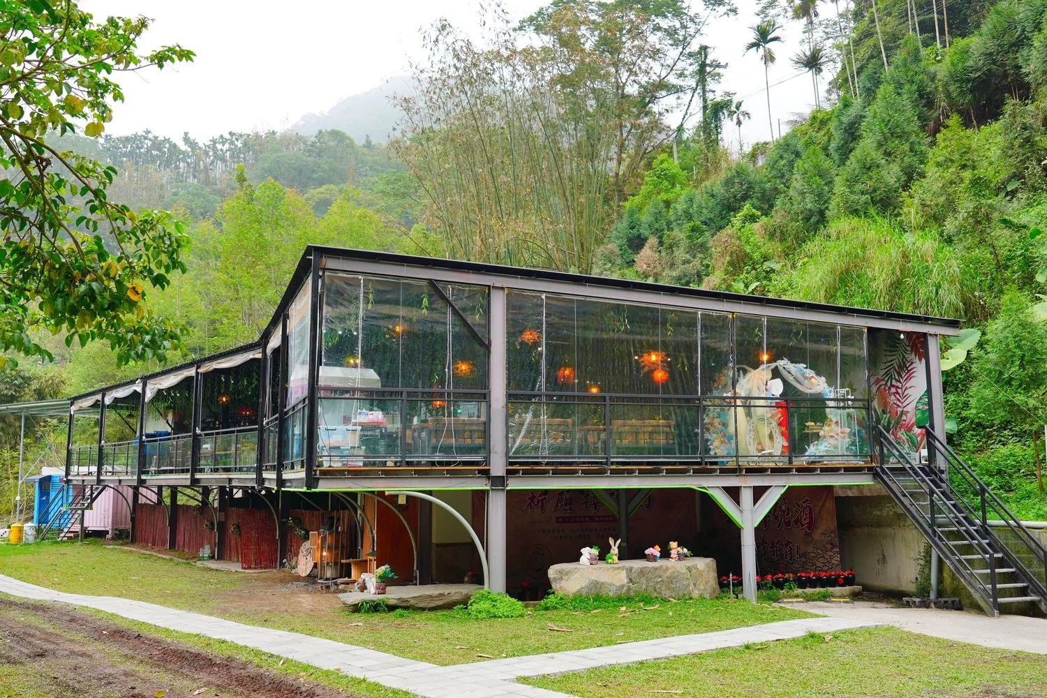 【南投豪華露營】相逢部落一泊四食,晚餐燒烤加龍蝦火鍋,調酒飲品無限暢飲,套房級帳篷泡澡超享受! @混血珊莎的奇幻旅程 【南投豪華露營】相逢部落一泊四食,晚餐燒烤加龍蝦火鍋,調酒飲品無限暢飲,套房級帳篷泡澡超享受! @混血珊莎的奇幻旅程