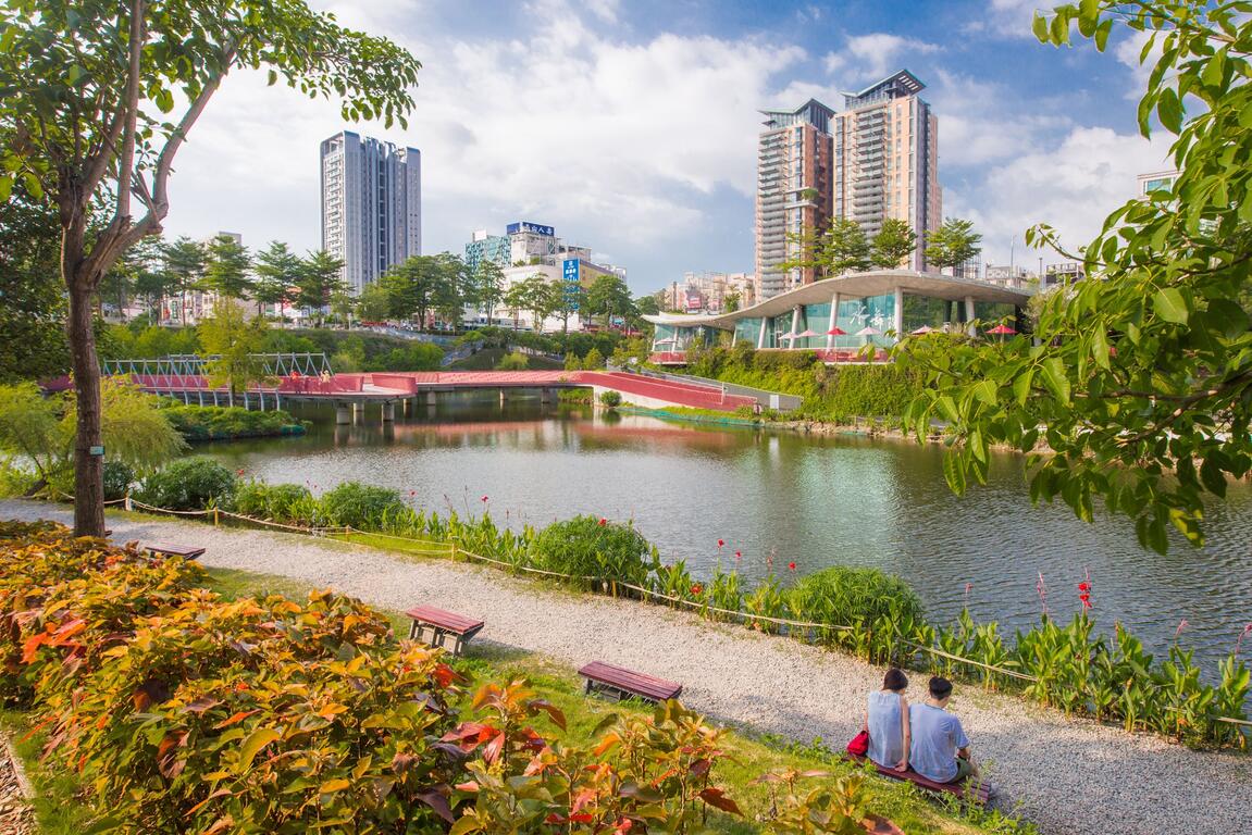【2024台中情侶景點】精選17個，約會甜蜜滿分的景點清單! @混血珊莎的奇幻旅程