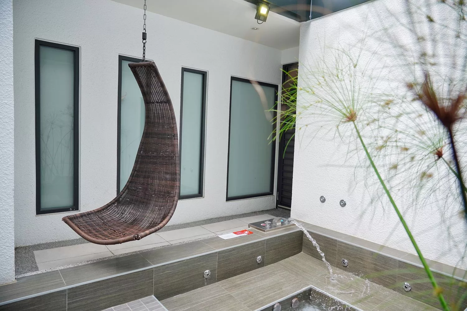 【南投市汽車旅館推薦】舒馨精品旅館,質感房型有KTV/露天浴池/豪華浴缸,適合情侶休息/親子住宿/商務出差! @混血珊莎的奇幻旅程 【南投市汽車旅館推薦】舒馨精品旅館,質感房型有KTV/露天浴池/豪華浴缸,適合情侶休息/親子住宿/商務出差! @混血珊莎的奇幻旅程