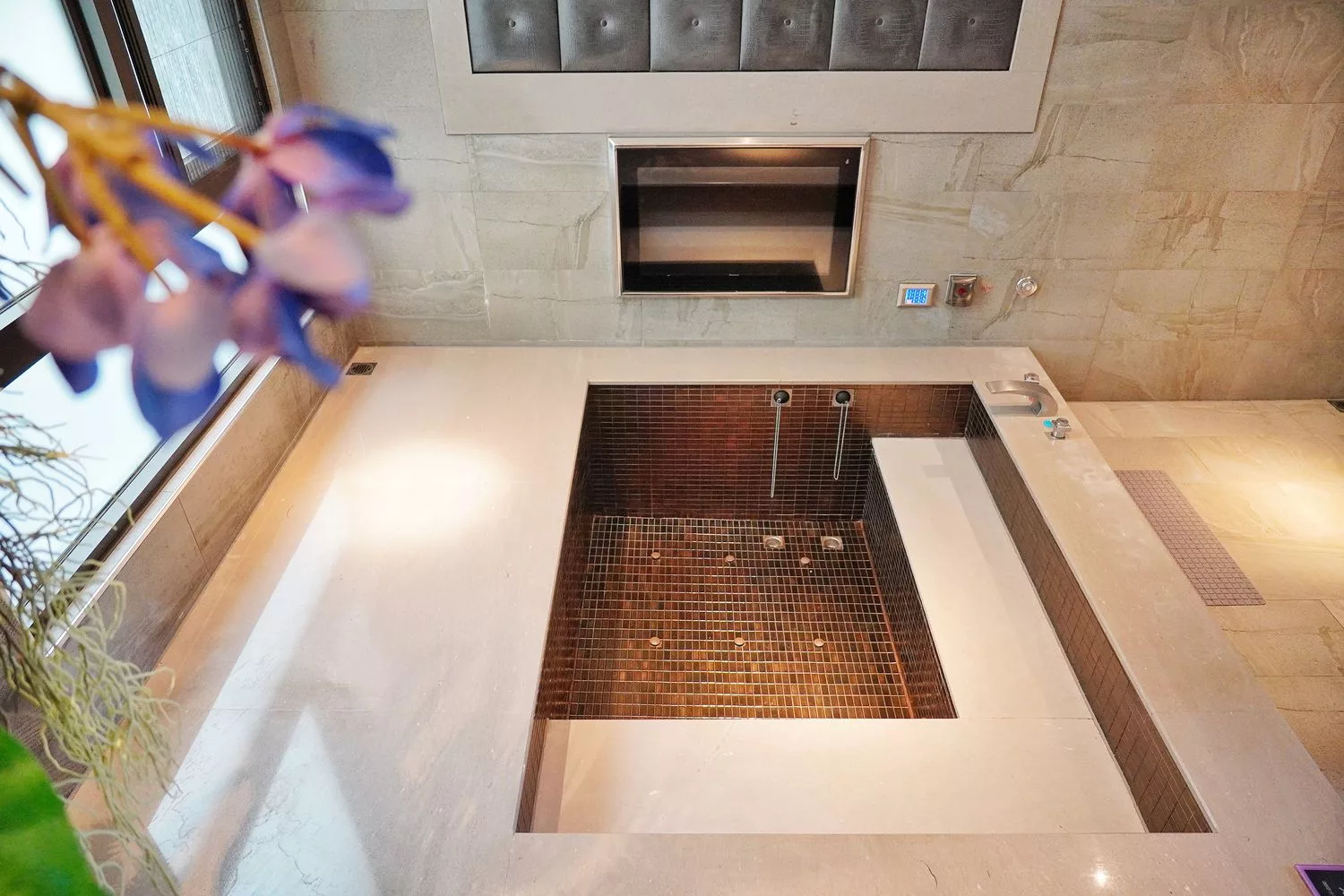 【南投市汽車旅館推薦】舒馨精品旅館,質感房型有KTV/露天浴池/豪華浴缸,適合情侶休息/親子住宿/商務出差! @混血珊莎的奇幻旅程 【南投市汽車旅館推薦】舒馨精品旅館,質感房型有KTV/露天浴池/豪華浴缸,適合情侶休息/親子住宿/商務出差! @混血珊莎的奇幻旅程