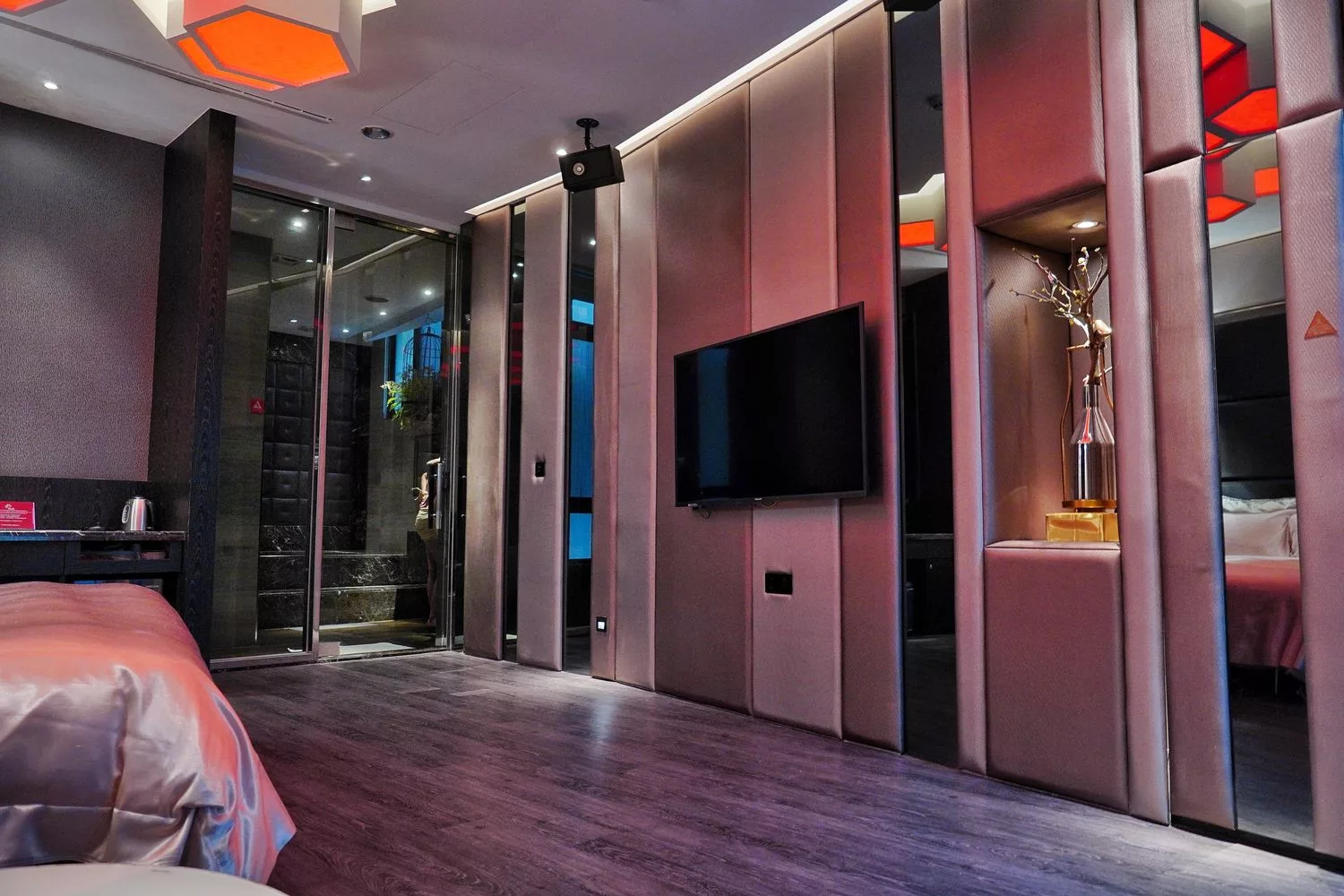 【南投市汽車旅館推薦】舒馨精品旅館,質感房型有KTV/露天浴池/豪華浴缸,適合情侶休息/親子住宿/商務出差! @混血珊莎的奇幻旅程 【南投市汽車旅館推薦】舒馨精品旅館,質感房型有KTV/露天浴池/豪華浴缸,適合情侶休息/親子住宿/商務出差! @混血珊莎的奇幻旅程