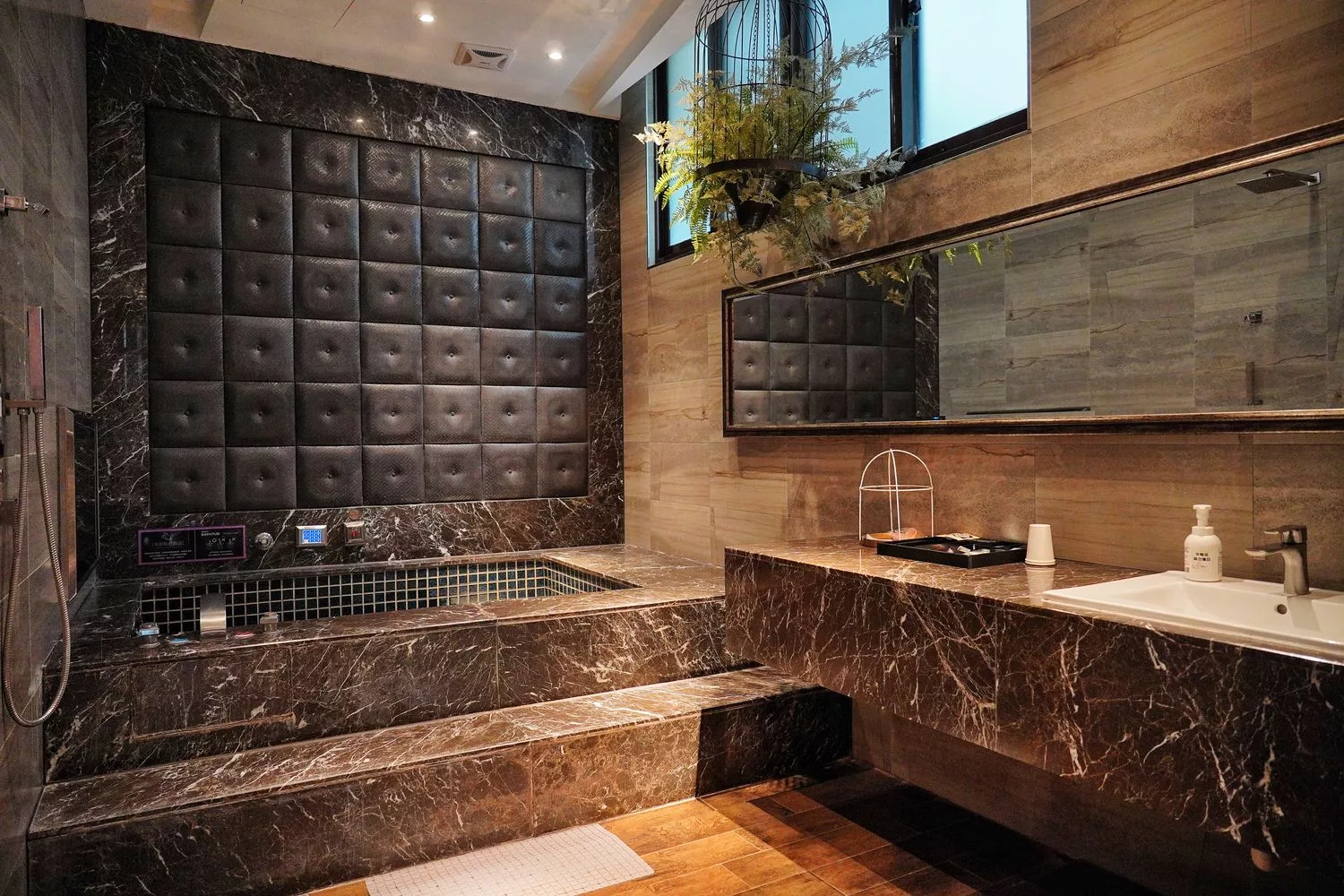 【南投市汽車旅館推薦】舒馨精品旅館,質感房型有KTV/露天浴池/豪華浴缸,適合情侶休息/親子住宿/商務出差! @混血珊莎的奇幻旅程 【南投市汽車旅館推薦】舒馨精品旅館,質感房型有KTV/露天浴池/豪華浴缸,適合情侶休息/親子住宿/商務出差! @混血珊莎的奇幻旅程