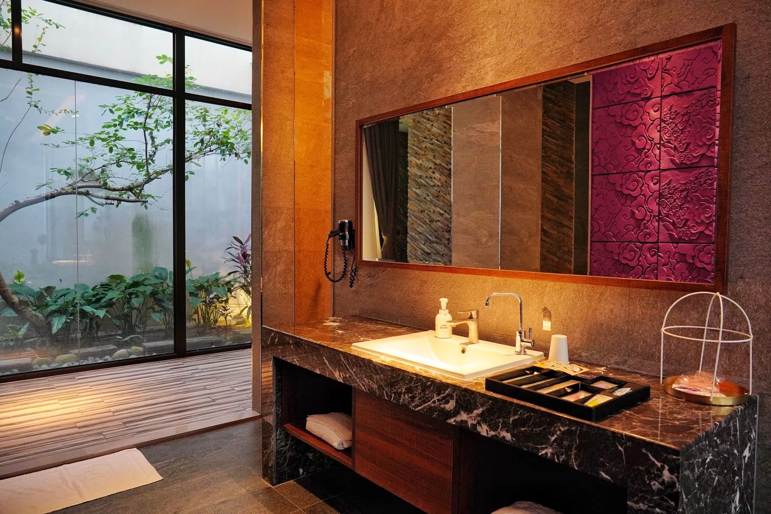 【南投市汽車旅館推薦】舒馨精品旅館,質感房型有KTV/露天浴池/豪華浴缸,適合情侶休息/親子住宿/商務出差! @混血珊莎的奇幻旅程 【南投市汽車旅館推薦】舒馨精品旅館,質感房型有KTV/露天浴池/豪華浴缸,適合情侶休息/親子住宿/商務出差! @混血珊莎的奇幻旅程