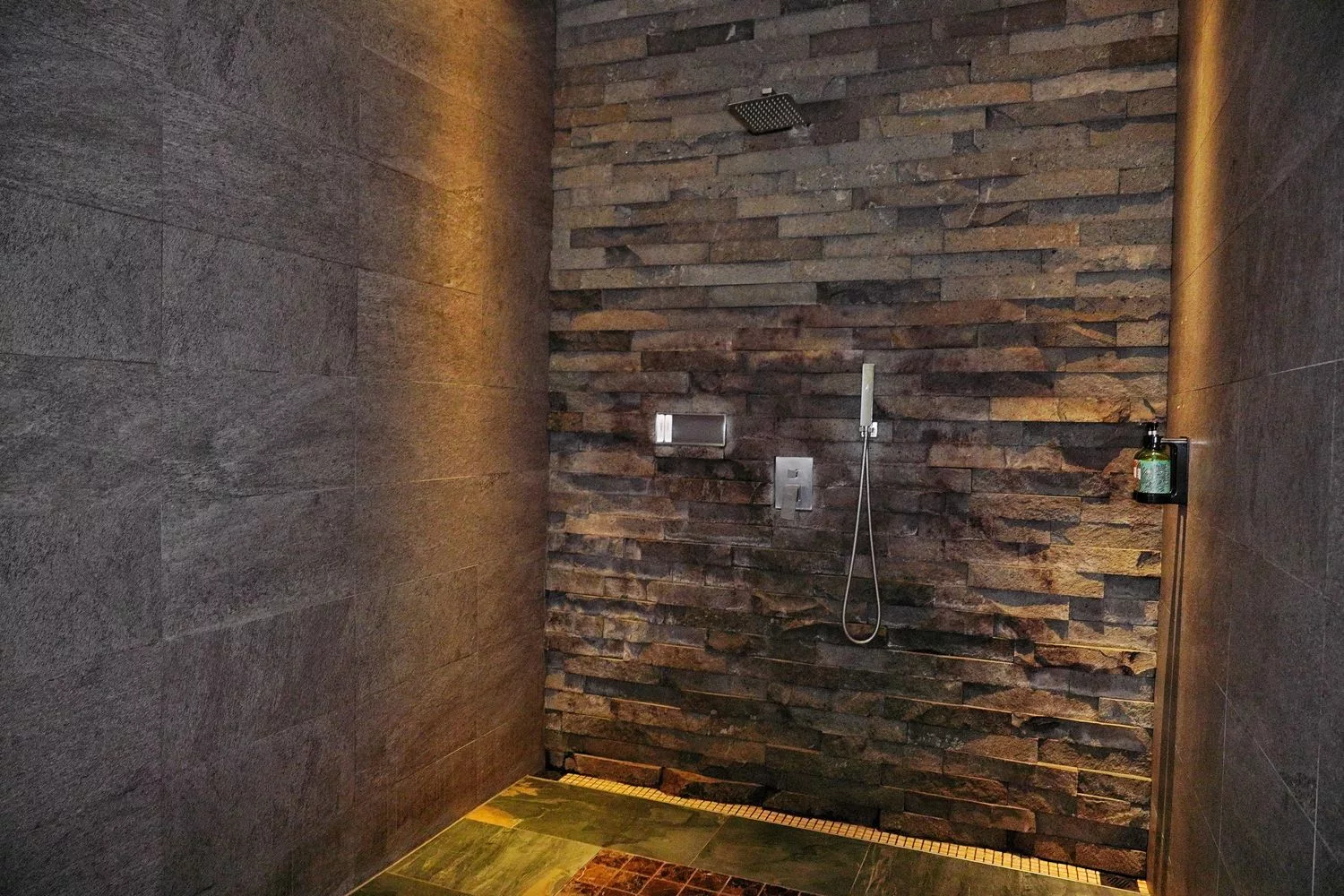 【南投市汽車旅館推薦】舒馨精品旅館,質感房型有KTV/露天浴池/豪華浴缸,適合情侶休息/親子住宿/商務出差! @混血珊莎的奇幻旅程 【南投市汽車旅館推薦】舒馨精品旅館,質感房型有KTV/露天浴池/豪華浴缸,適合情侶休息/親子住宿/商務出差! @混血珊莎的奇幻旅程