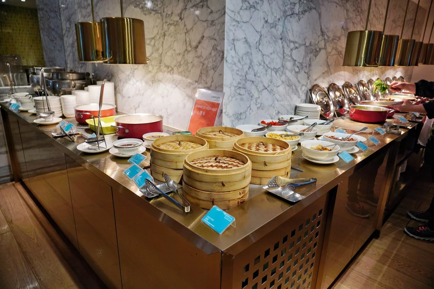 【台中飯店早餐推薦】李方艾美酒店早餐，美味爐烤牛排跟多元美食饗宴，用餐環境美! @混血珊莎的奇幻旅程