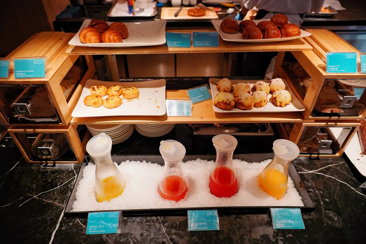 【台中飯店早餐推薦】李方艾美酒店早餐，美味爐烤牛排跟多元美食饗宴，用餐環境美! @混血珊莎的奇幻旅程