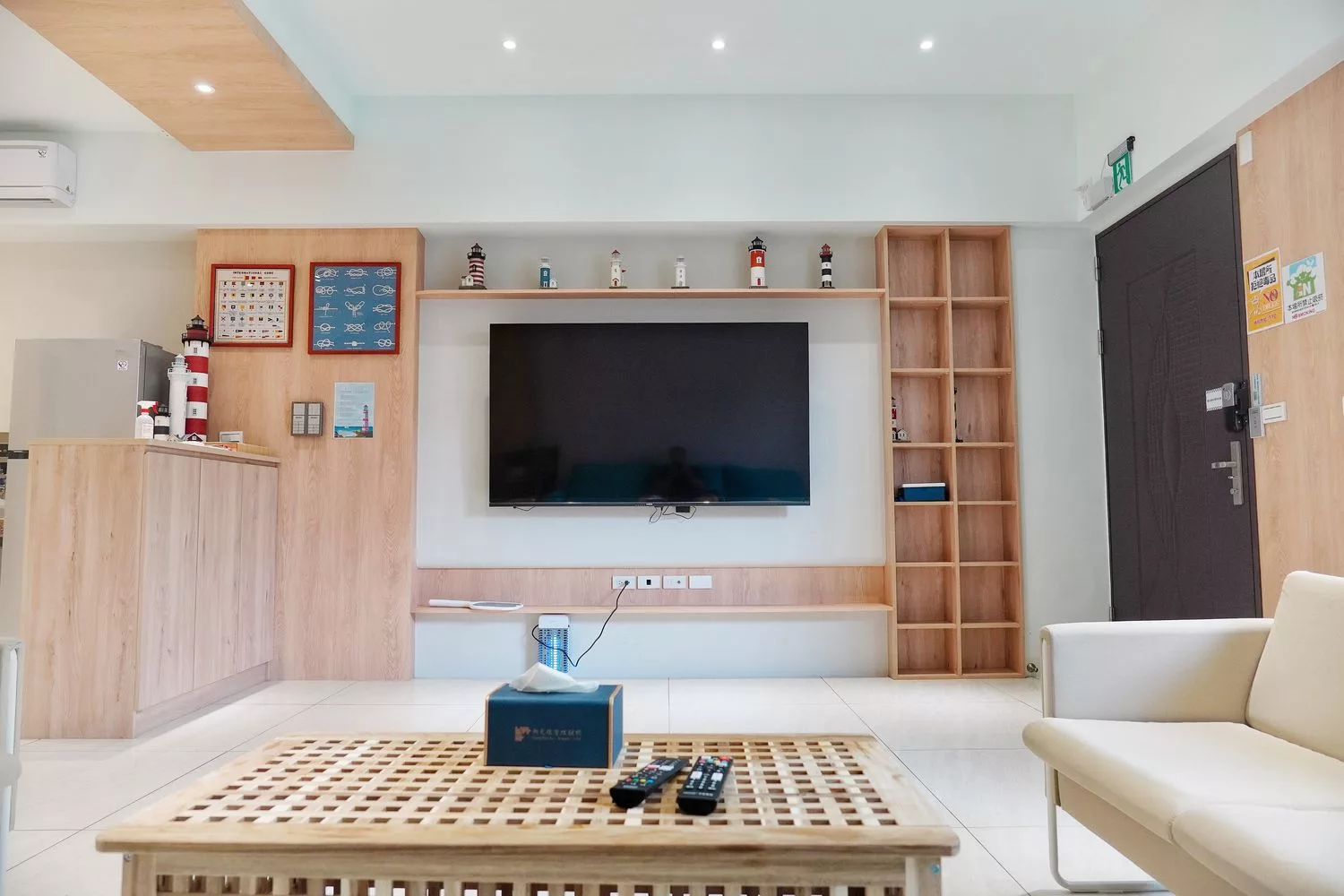 【台南包棟住宿】燈塔villa 衡定理台南安平包棟民宿，景觀陽台房超大客廳! @混血珊莎的奇幻旅程