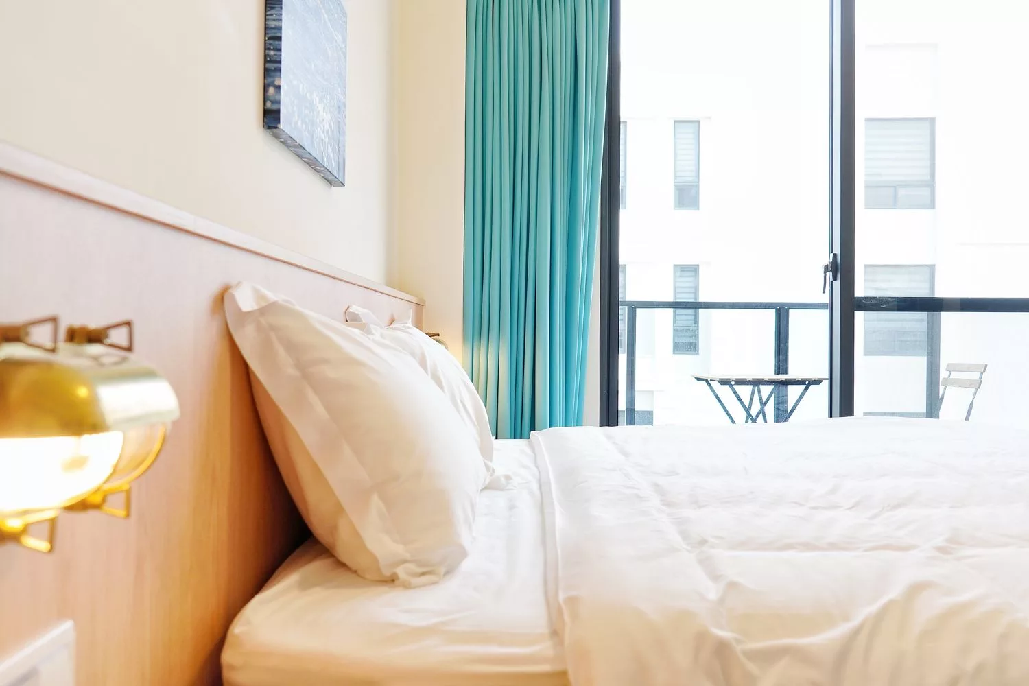 【台南包棟住宿】燈塔villa 衡定理台南安平包棟民宿，景觀陽台房超大客廳! @混血珊莎的奇幻旅程