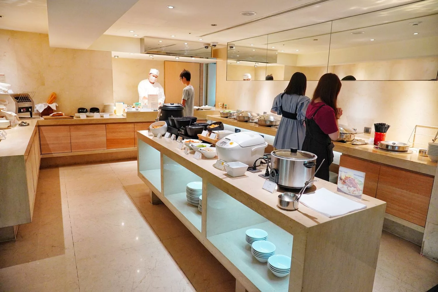 【和逸民生館早餐】THE Lounge自助早餐吃到飽，餐點豐富又精緻! @混血珊莎的奇幻旅程