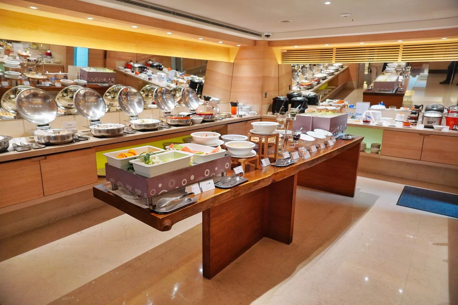 【中正區早餐】和逸飯店台北忠孝館早餐THE Lounge自助早餐，選擇多樣又好吃! @混血珊莎的奇幻旅程