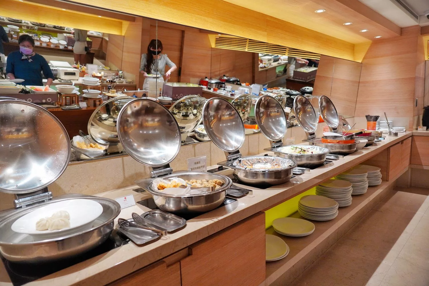 【中正區早餐】和逸飯店台北忠孝館早餐THE Lounge自助早餐，選擇多樣又好吃! @混血珊莎的奇幻旅程
