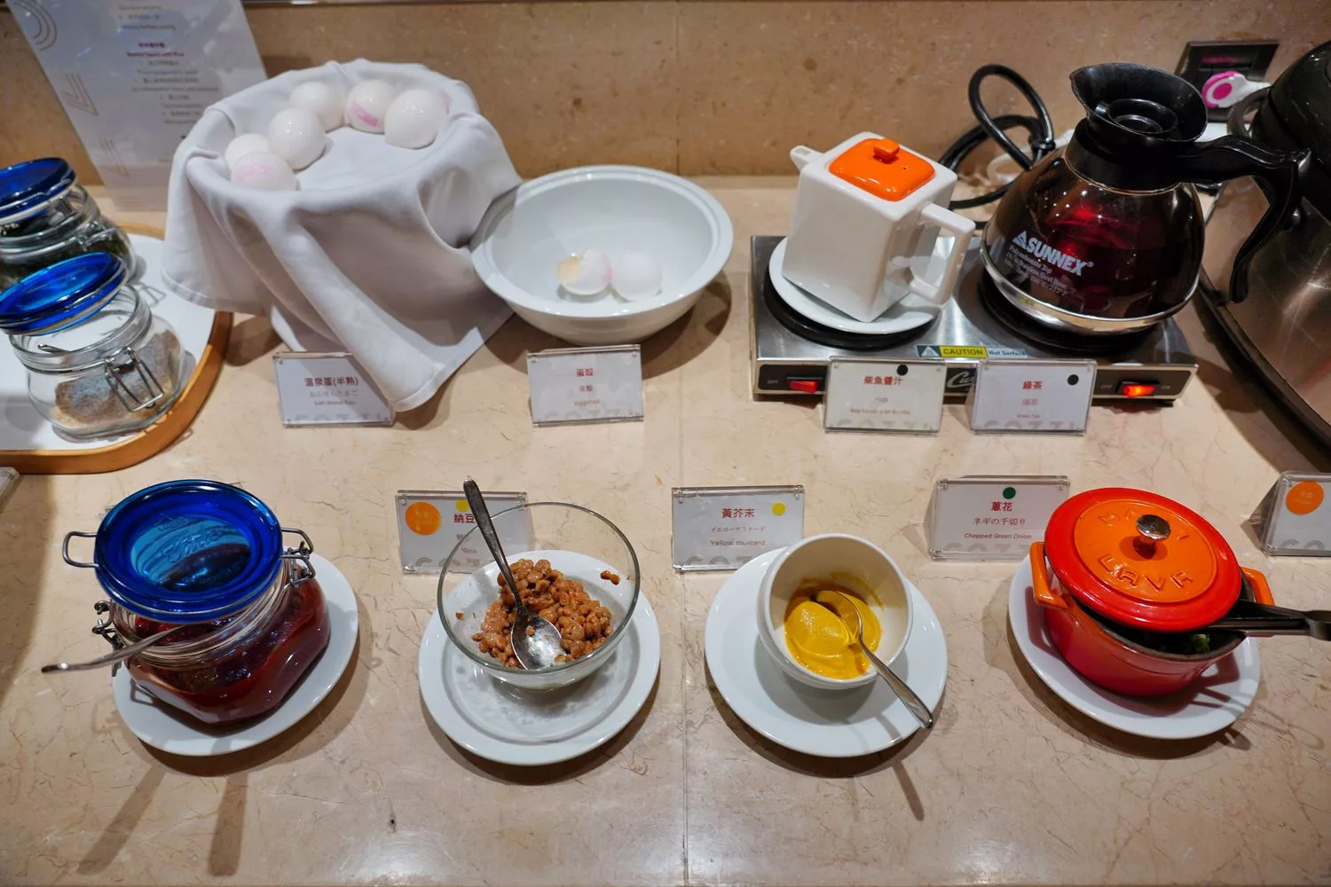 【中正區早餐】和逸飯店台北忠孝館早餐THE Lounge自助早餐，選擇多樣又好吃! @混血珊莎的奇幻旅程