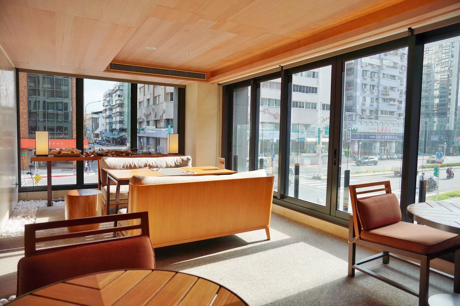 【中正區早餐】和逸飯店台北忠孝館早餐THE Lounge自助早餐，選擇多樣又好吃! @混血珊莎的奇幻旅程