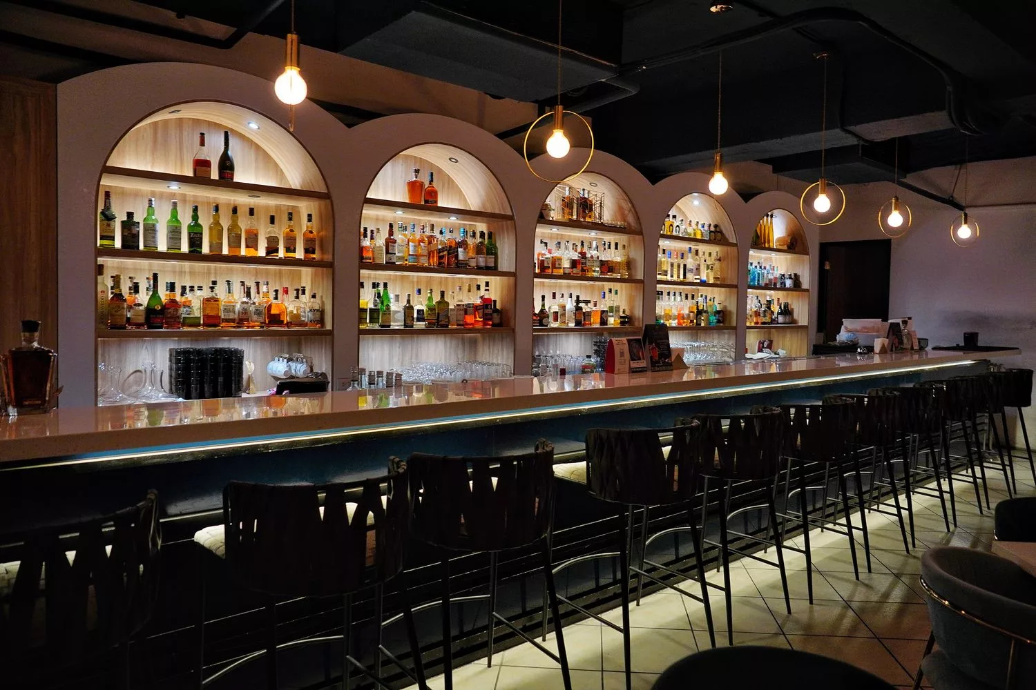 【中山區餐酒館推薦】Leone Restaurant &#038; Bar，品味地中海異國料理，享受浪漫情調氛圍! @混血珊莎的奇幻旅程