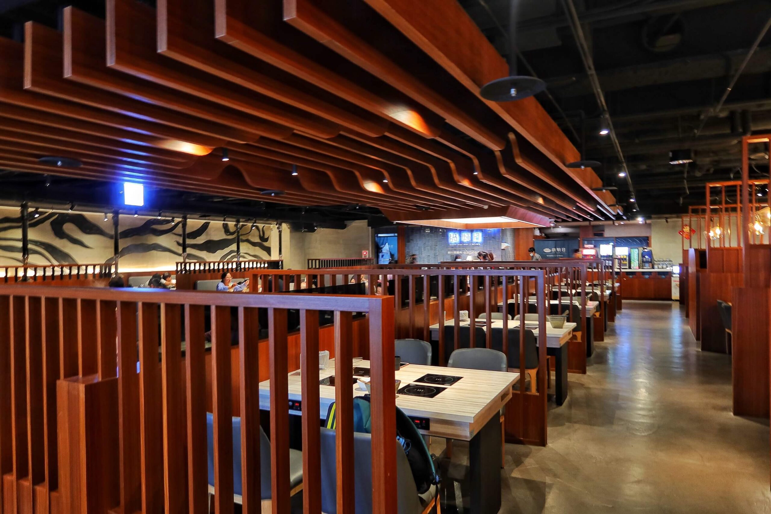 【台中火鍋吃到飽】鍋好日 昭日堂燒肉旗下品牌│超浮誇1KG大肉量雙人套餐澎湃上桌│自助吧甜點/冰品/蔬菜/炸物/熟食通通吃到飽! │新時代餐廳推薦 @混血珊莎的奇幻旅程