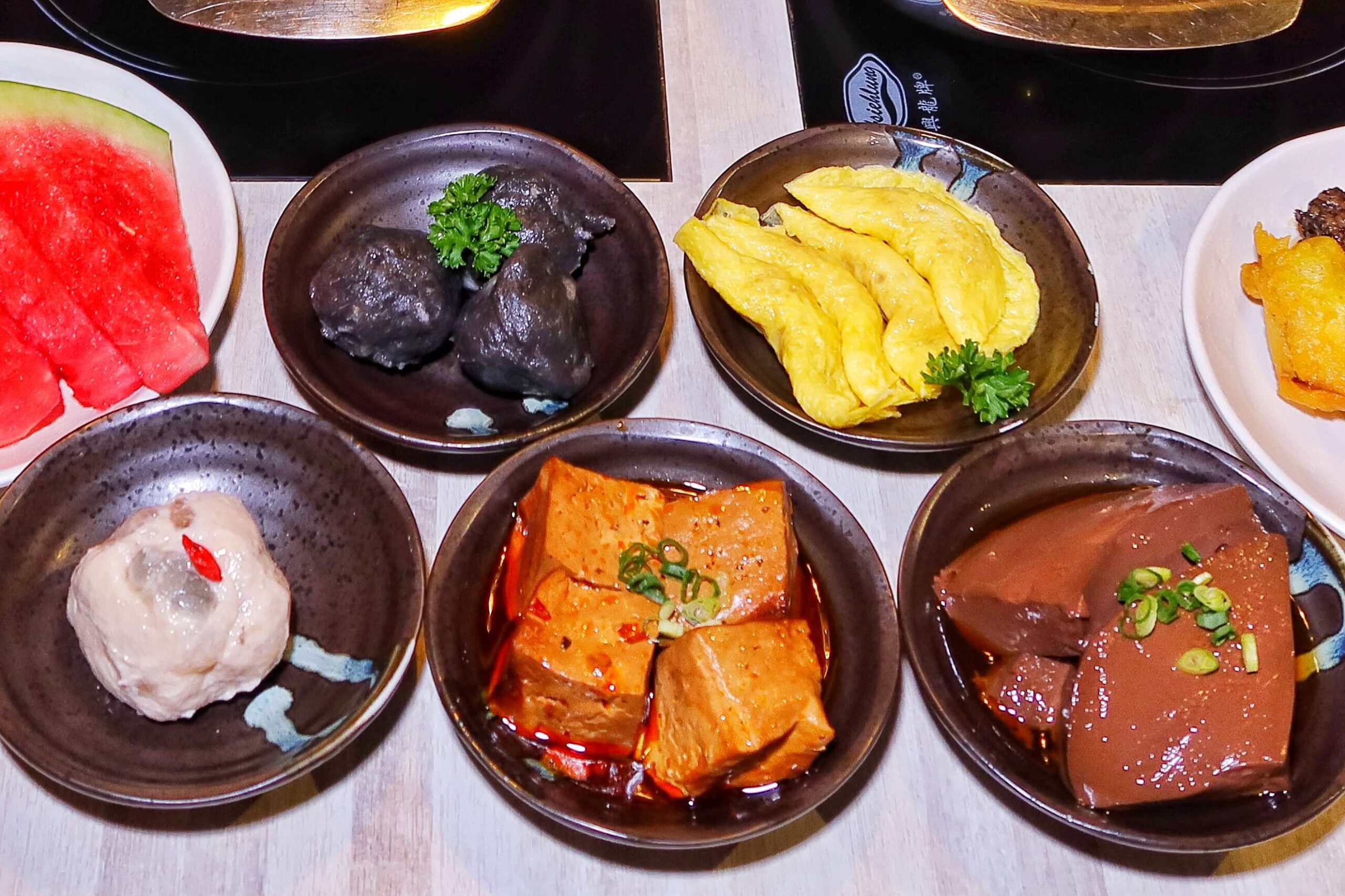 【台中火鍋吃到飽】鍋好日 昭日堂燒肉旗下品牌│超浮誇1KG大肉量雙人套餐澎湃上桌│自助吧甜點/冰品/蔬菜/炸物/熟食通通吃到飽! │新時代餐廳推薦 @混血珊莎的奇幻旅程