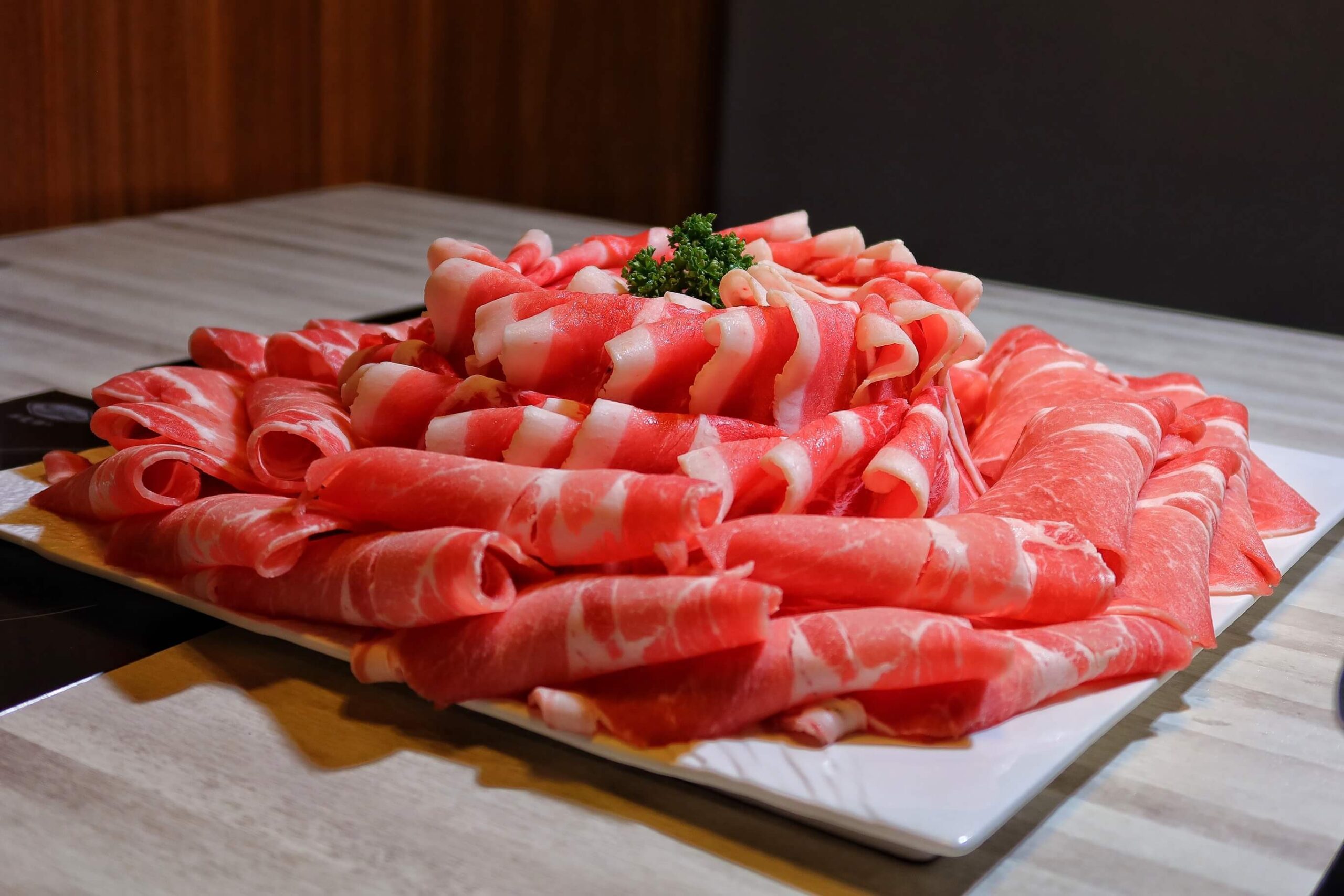 【台中火鍋吃到飽】鍋好日 昭日堂燒肉旗下品牌│超浮誇1KG大肉量雙人套餐澎湃上桌│自助吧甜點/冰品/蔬菜/炸物/熟食通通吃到飽! │新時代餐廳推薦 @混血珊莎的奇幻旅程