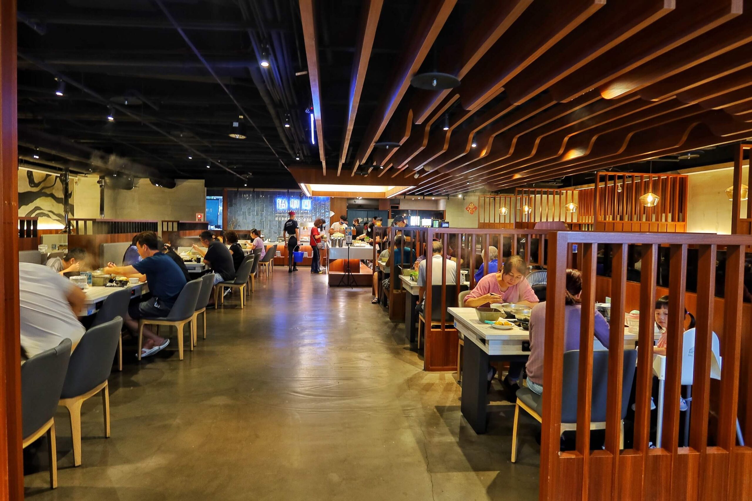 【台中火鍋吃到飽】鍋好日 昭日堂燒肉旗下品牌│超浮誇1KG大肉量雙人套餐澎湃上桌│自助吧甜點/冰品/蔬菜/炸物/熟食通通吃到飽! │新時代餐廳推薦 @混血珊莎的奇幻旅程