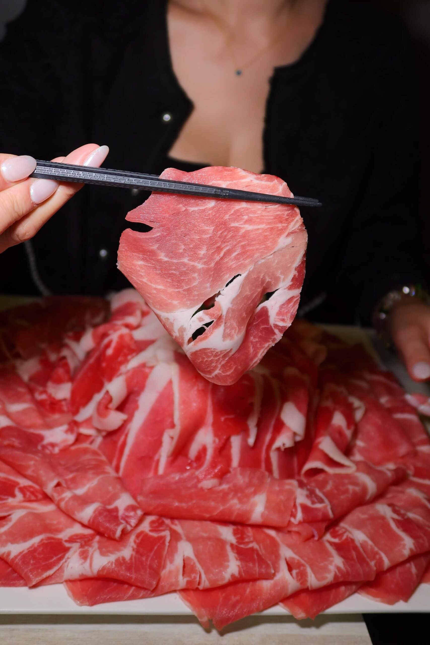【台中火鍋吃到飽】鍋好日 昭日堂燒肉旗下品牌│超浮誇1KG大肉量雙人套餐澎湃上桌│自助吧甜點/冰品/蔬菜/炸物/熟食通通吃到飽! │新時代餐廳推薦 @混血珊莎的奇幻旅程