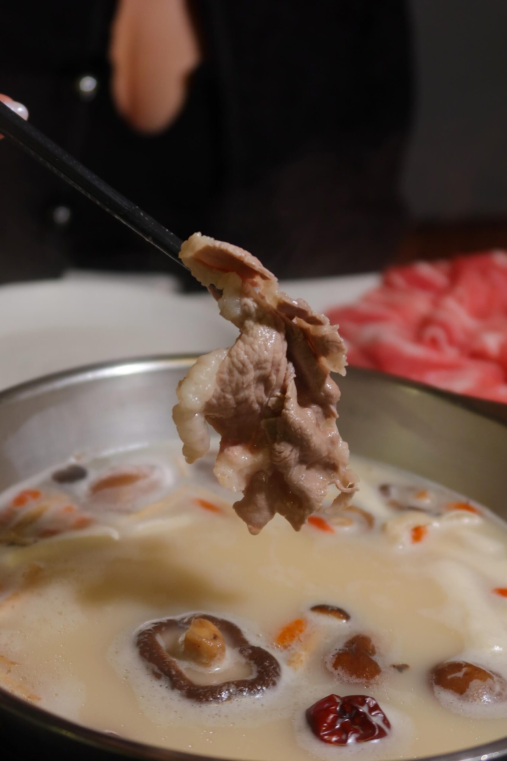 【台中火鍋吃到飽】鍋好日 昭日堂燒肉旗下品牌│超浮誇1KG大肉量雙人套餐澎湃上桌│自助吧甜點/冰品/蔬菜/炸物/熟食通通吃到飽! │新時代餐廳推薦 @混血珊莎的奇幻旅程