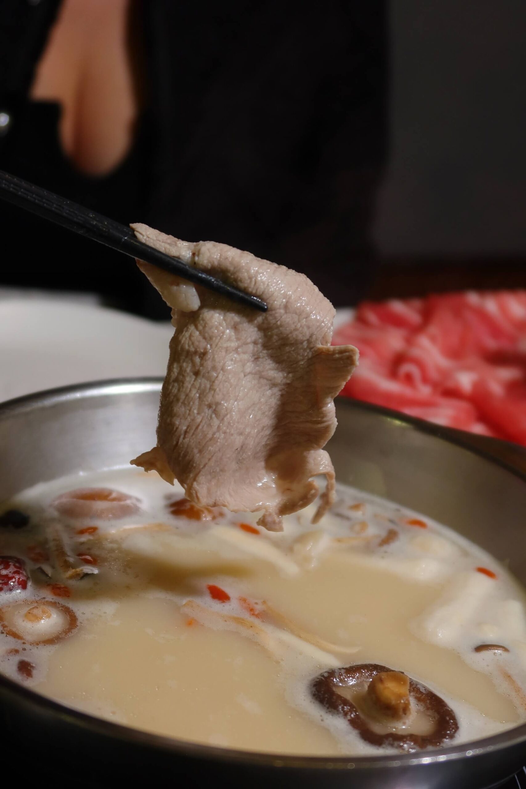 【台中火鍋吃到飽】鍋好日 昭日堂燒肉旗下品牌│超浮誇1KG大肉量雙人套餐澎湃上桌│自助吧甜點/冰品/蔬菜/炸物/熟食通通吃到飽! │新時代餐廳推薦 @混血珊莎的奇幻旅程