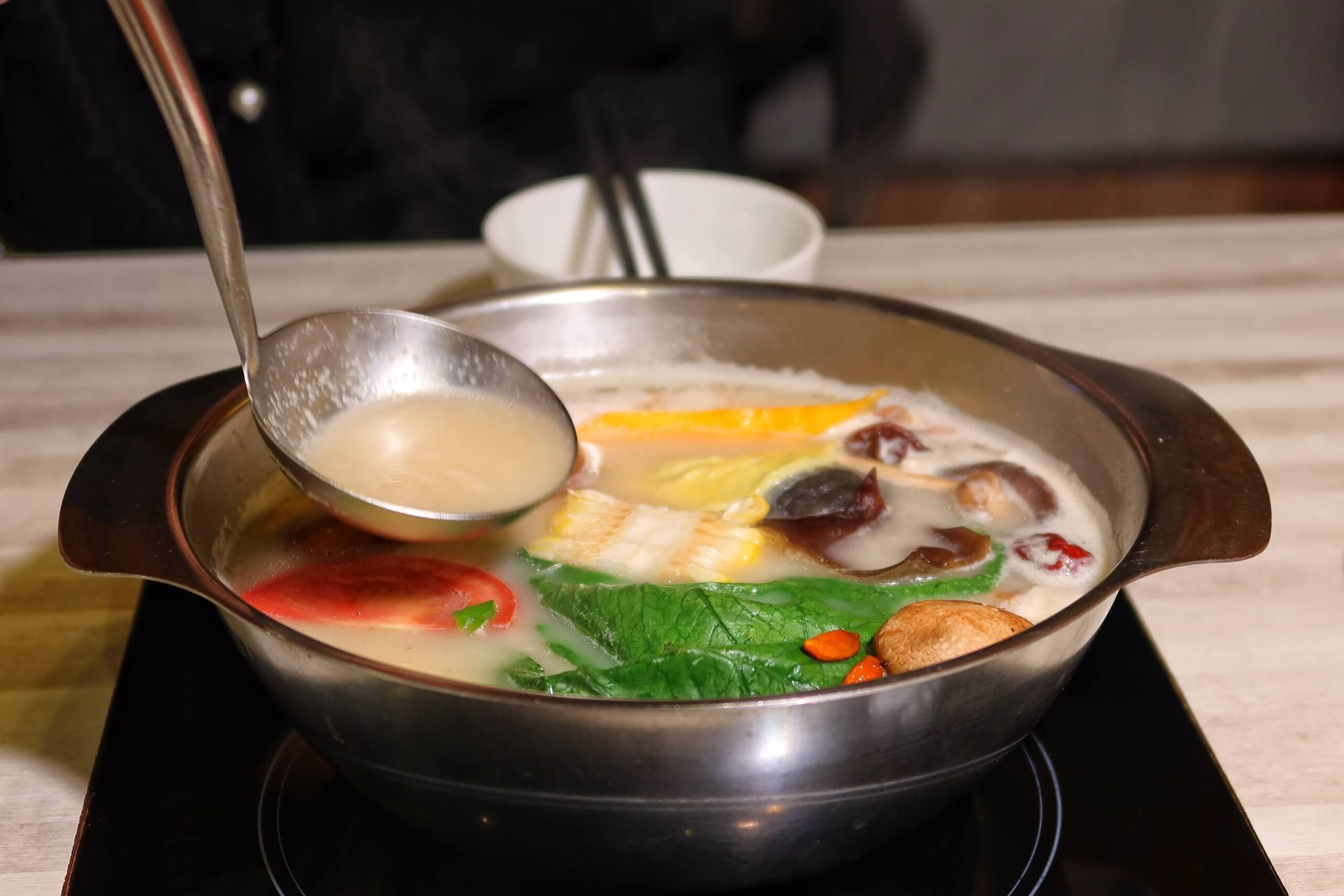 【台中火鍋吃到飽】鍋好日 昭日堂燒肉旗下品牌│超浮誇1KG大肉量雙人套餐澎湃上桌│自助吧甜點/冰品/蔬菜/炸物/熟食通通吃到飽! │新時代餐廳推薦 @混血珊莎的奇幻旅程