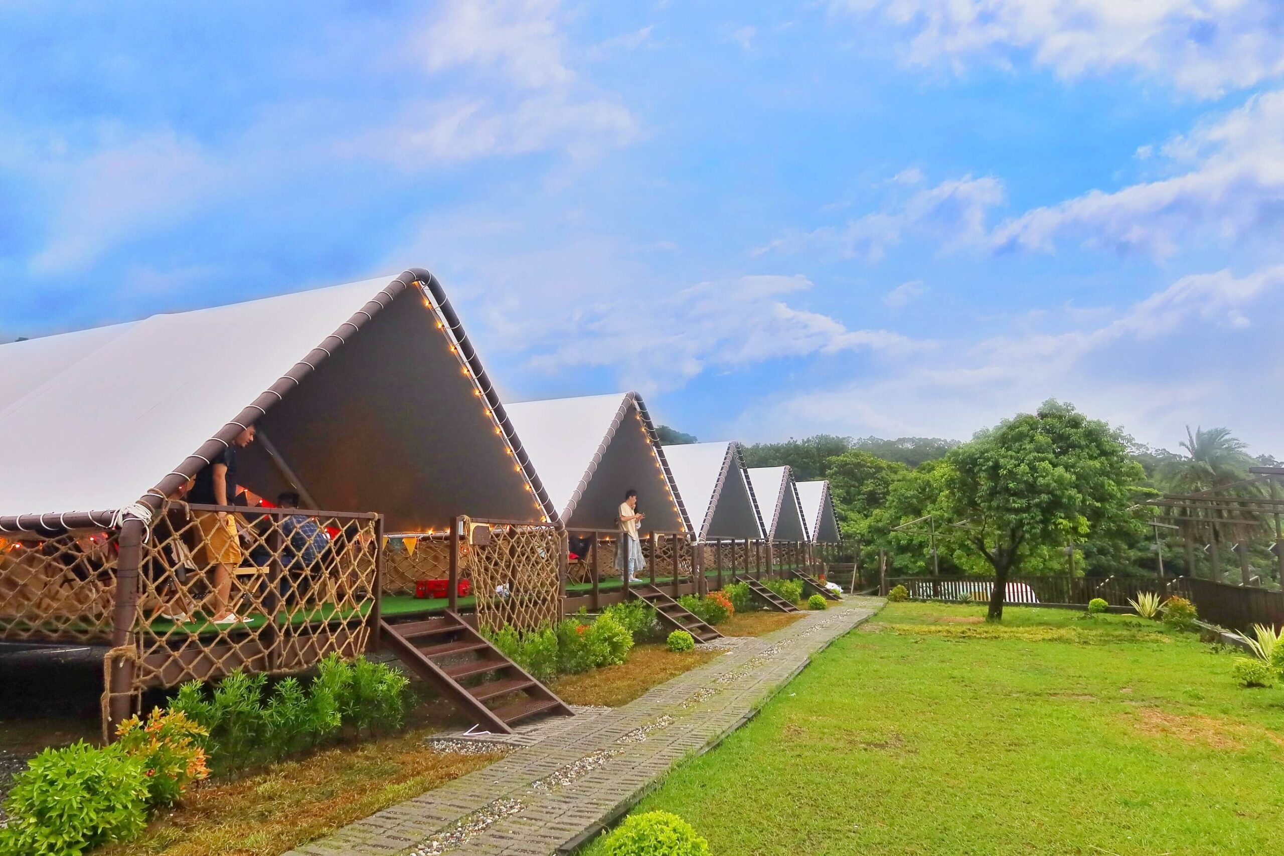 【趣兒chill藍鵲菲菲】陽明山豪華露營附設獨立衛浴一泊二食! @混血珊莎的奇幻旅程 【趣兒chill藍鵲菲菲】陽明山豪華露營附設獨立衛浴一泊二食! @混血珊莎的奇幻旅程