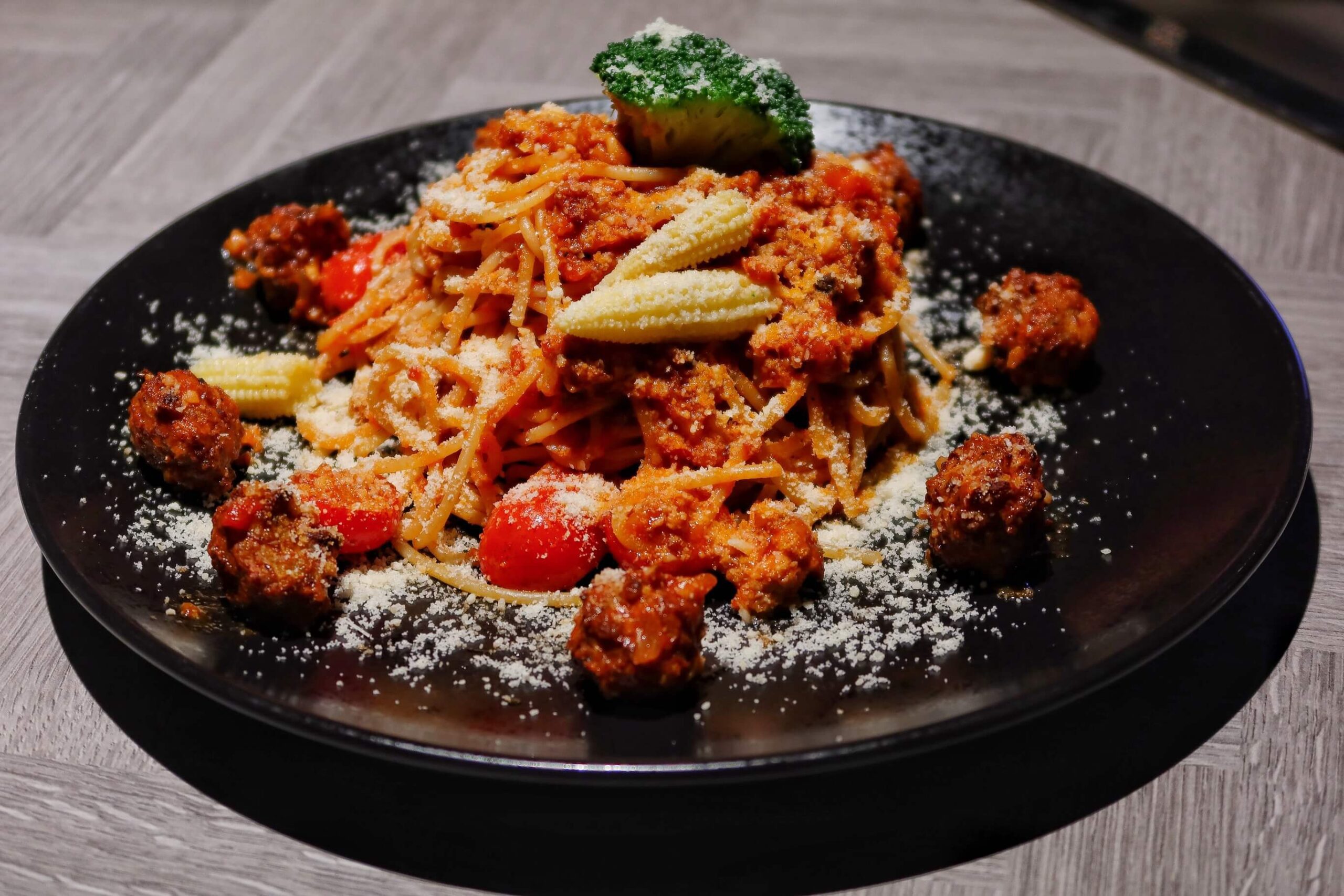【宜蘭烏石港美食】OA PIZZA 坐擁海景的烏石港美式餐廳、星巴客咖啡這裡通通有! @混血珊莎的奇幻旅程
