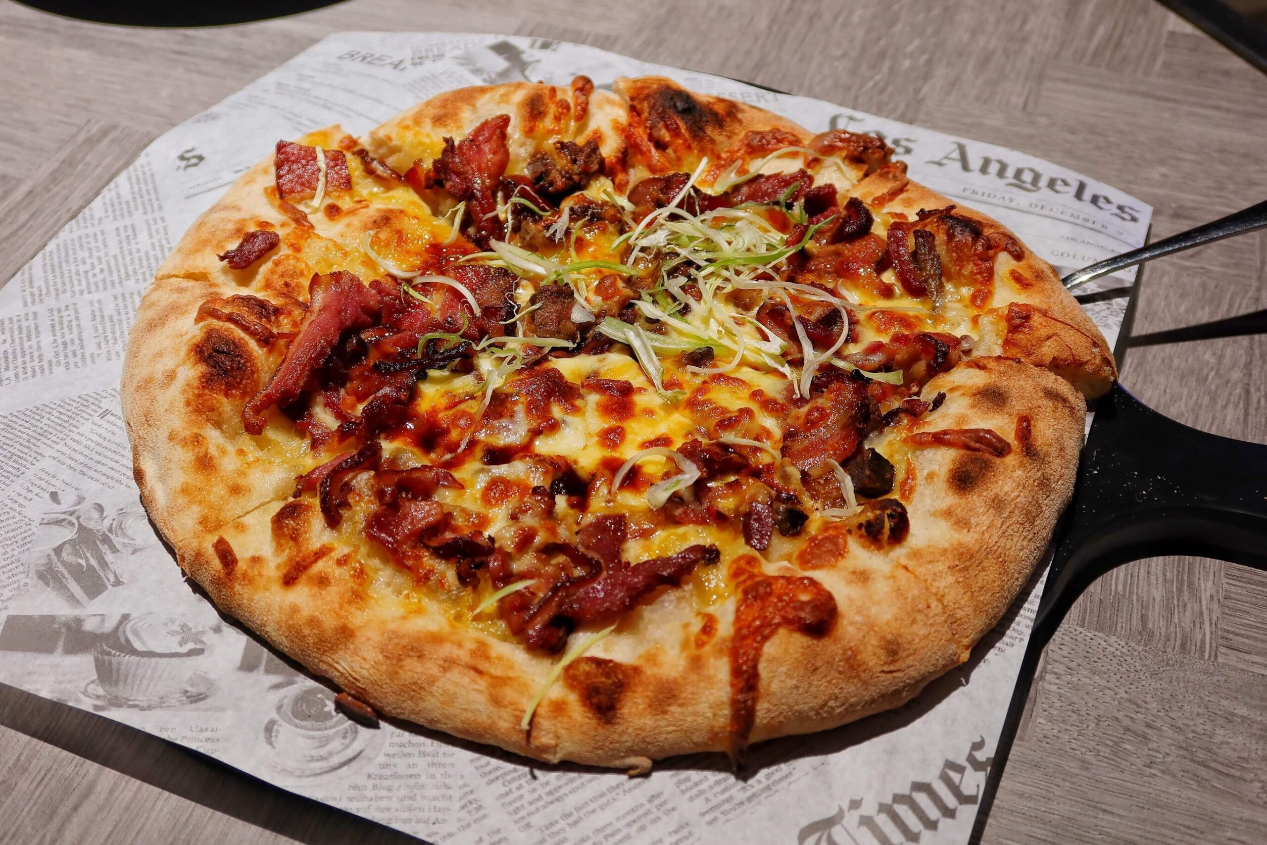 【宜蘭烏石港美食】OA PIZZA 坐擁海景的烏石港美式餐廳、星巴客咖啡這裡通通有! @混血珊莎的奇幻旅程