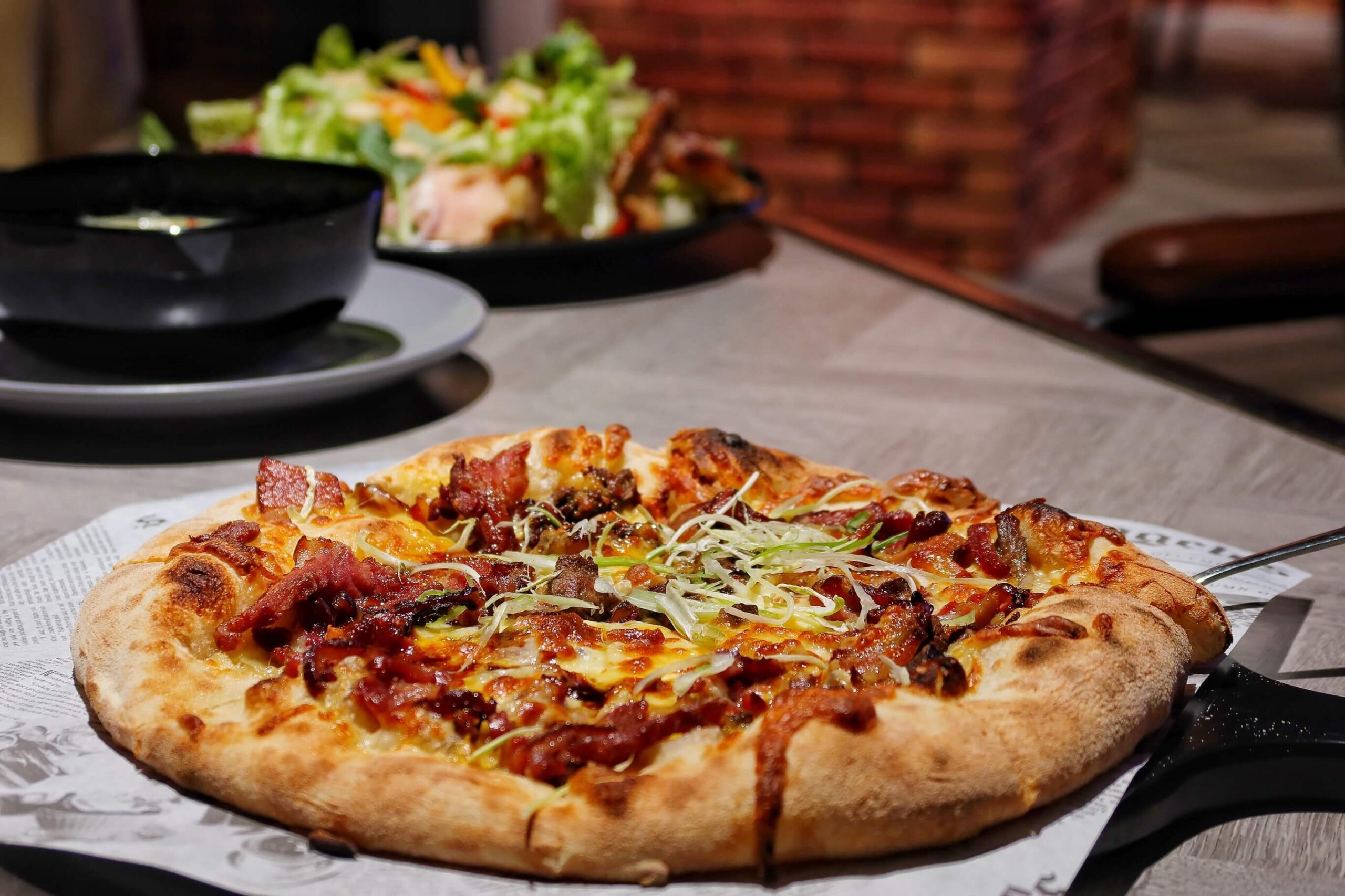 【宜蘭烏石港美食】OA PIZZA 坐擁海景的烏石港美式餐廳、星巴客咖啡這裡通通有! @混血珊莎的奇幻旅程