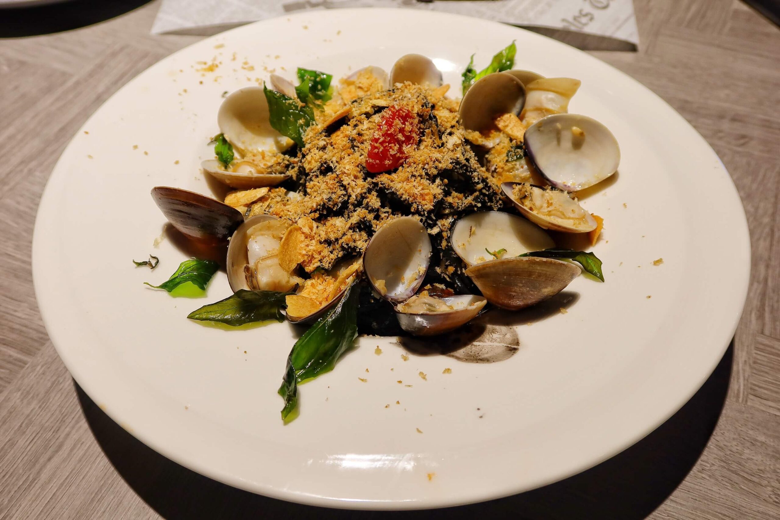 【宜蘭烏石港美食】OA PIZZA 坐擁海景的烏石港美式餐廳、星巴客咖啡這裡通通有! @混血珊莎的奇幻旅程