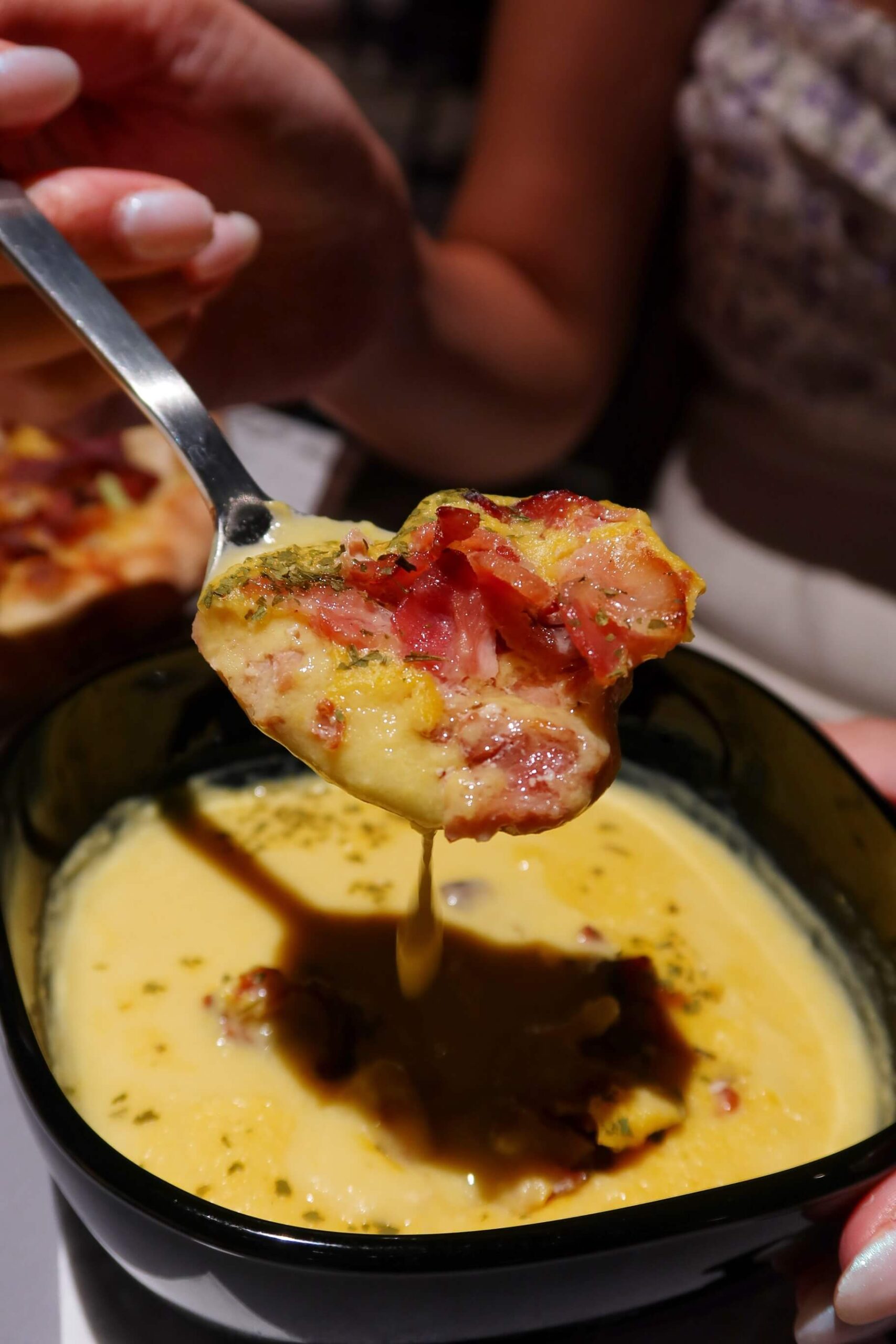 【宜蘭烏石港美食】OA PIZZA 坐擁海景的烏石港美式餐廳、星巴客咖啡這裡通通有! @混血珊莎的奇幻旅程