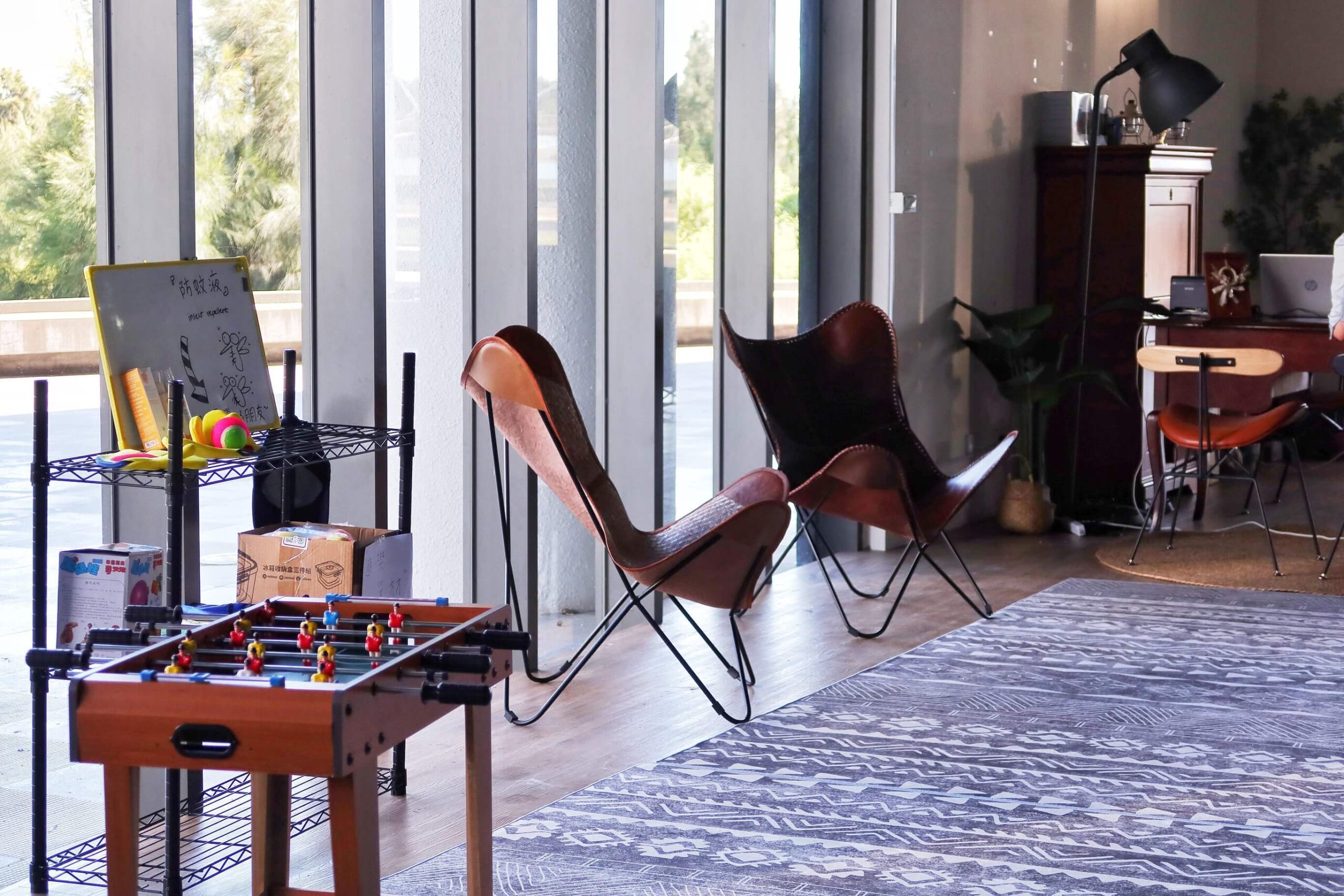 【台中懶人露營】蟬說 夕陽漫漫，新開幕高美濕地海濱露營，用餐飽覽絕美夕陽景觀，一泊二食免裝備，螃蟹帳蓬可愛到炸! @混血珊莎的奇幻旅程