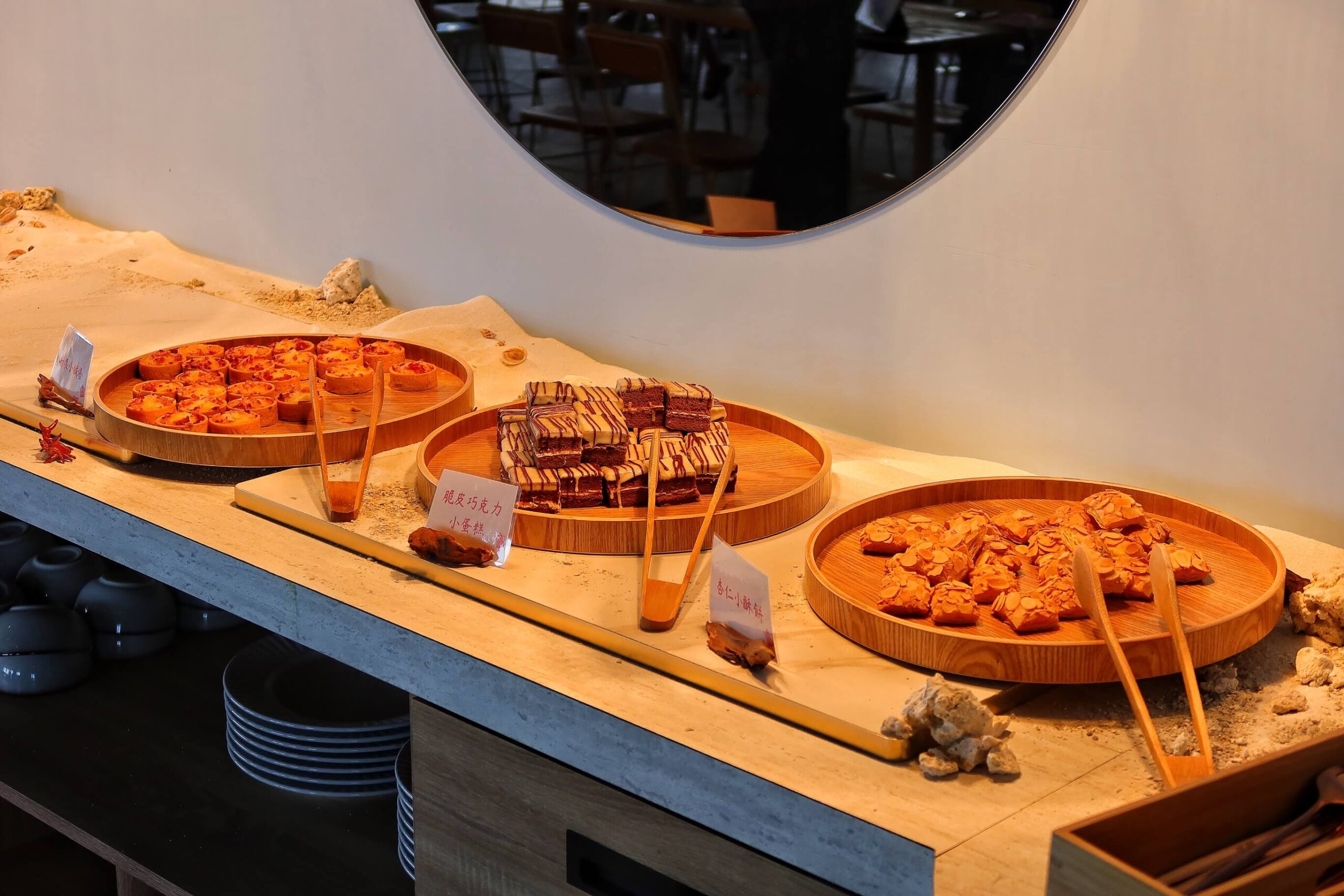 【台中懶人露營】蟬說 夕陽漫漫,新開幕高美濕地海濱露營,用餐飽覽絕美夕陽景觀,一泊二食免裝備,螃蟹帳蓬可愛到炸! @混血珊莎的奇幻旅程 【台中懶人露營】蟬說 夕陽漫漫,新開幕高美濕地海濱露營,用餐飽覽絕美夕陽景觀,一泊二食免裝備,螃蟹帳蓬可愛到炸! @混血珊莎的奇幻旅程