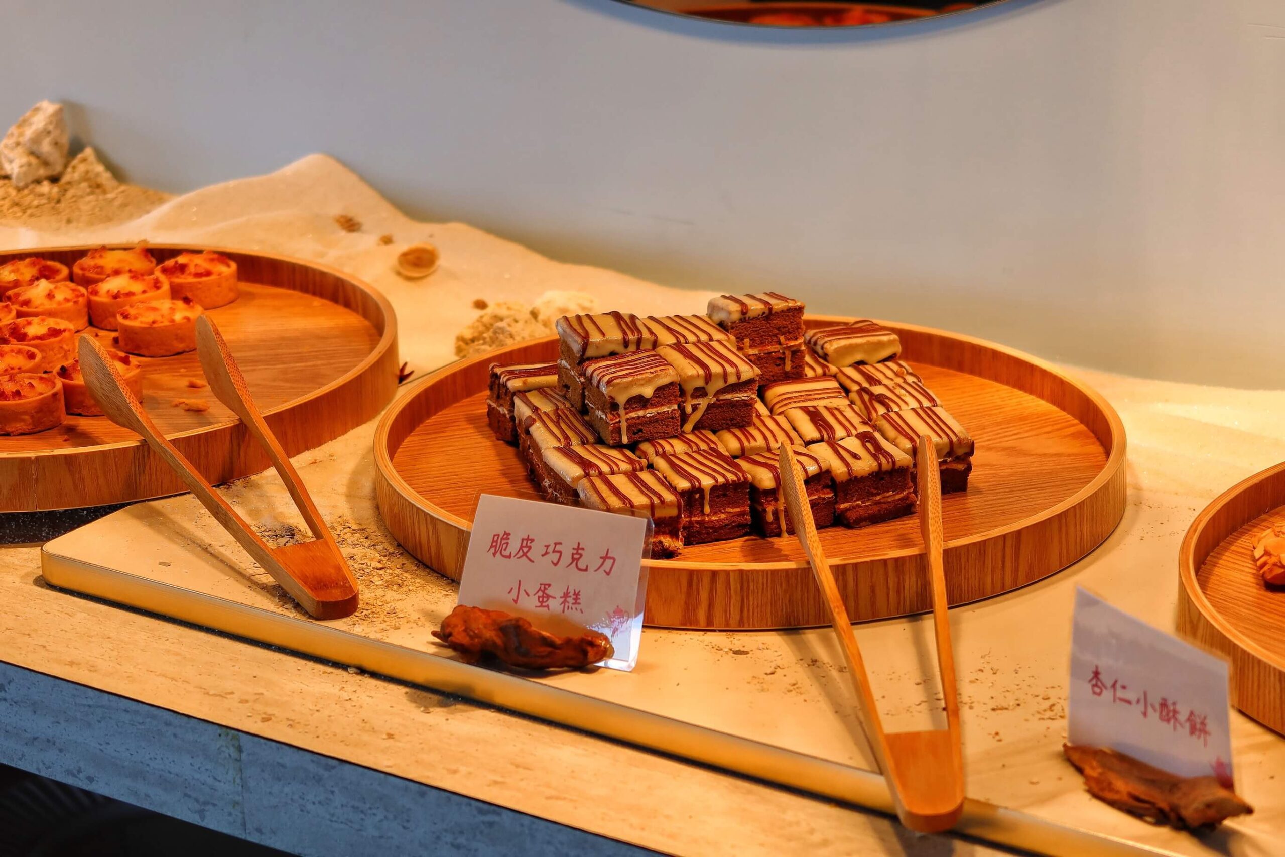 【台中懶人露營】蟬說 夕陽漫漫,新開幕高美濕地海濱露營,用餐飽覽絕美夕陽景觀,一泊二食免裝備,螃蟹帳蓬可愛到炸! @混血珊莎的奇幻旅程 【台中懶人露營】蟬說 夕陽漫漫,新開幕高美濕地海濱露營,用餐飽覽絕美夕陽景觀,一泊二食免裝備,螃蟹帳蓬可愛到炸! @混血珊莎的奇幻旅程