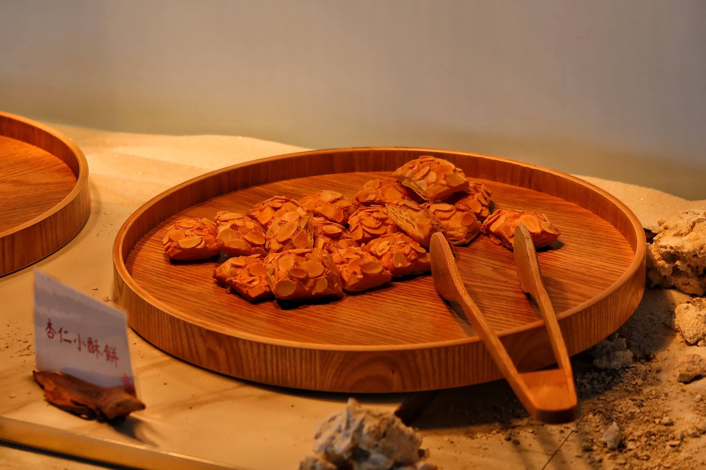 【台中懶人露營】蟬說 夕陽漫漫,新開幕高美濕地海濱露營,用餐飽覽絕美夕陽景觀,一泊二食免裝備,螃蟹帳蓬可愛到炸! @混血珊莎的奇幻旅程 【台中懶人露營】蟬說 夕陽漫漫,新開幕高美濕地海濱露營,用餐飽覽絕美夕陽景觀,一泊二食免裝備,螃蟹帳蓬可愛到炸! @混血珊莎的奇幻旅程