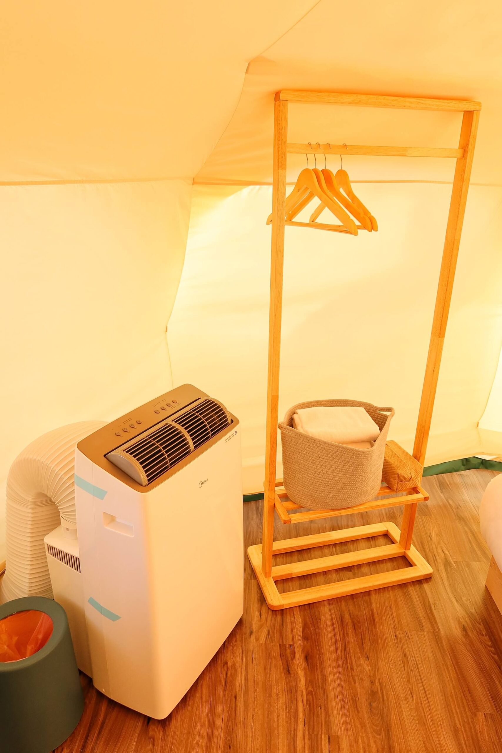 【台中懶人露營】蟬說 夕陽漫漫,新開幕高美濕地海濱露營,用餐飽覽絕美夕陽景觀,一泊二食免裝備,螃蟹帳蓬可愛到炸! @混血珊莎的奇幻旅程 【台中懶人露營】蟬說 夕陽漫漫,新開幕高美濕地海濱露營,用餐飽覽絕美夕陽景觀,一泊二食免裝備,螃蟹帳蓬可愛到炸! @混血珊莎的奇幻旅程