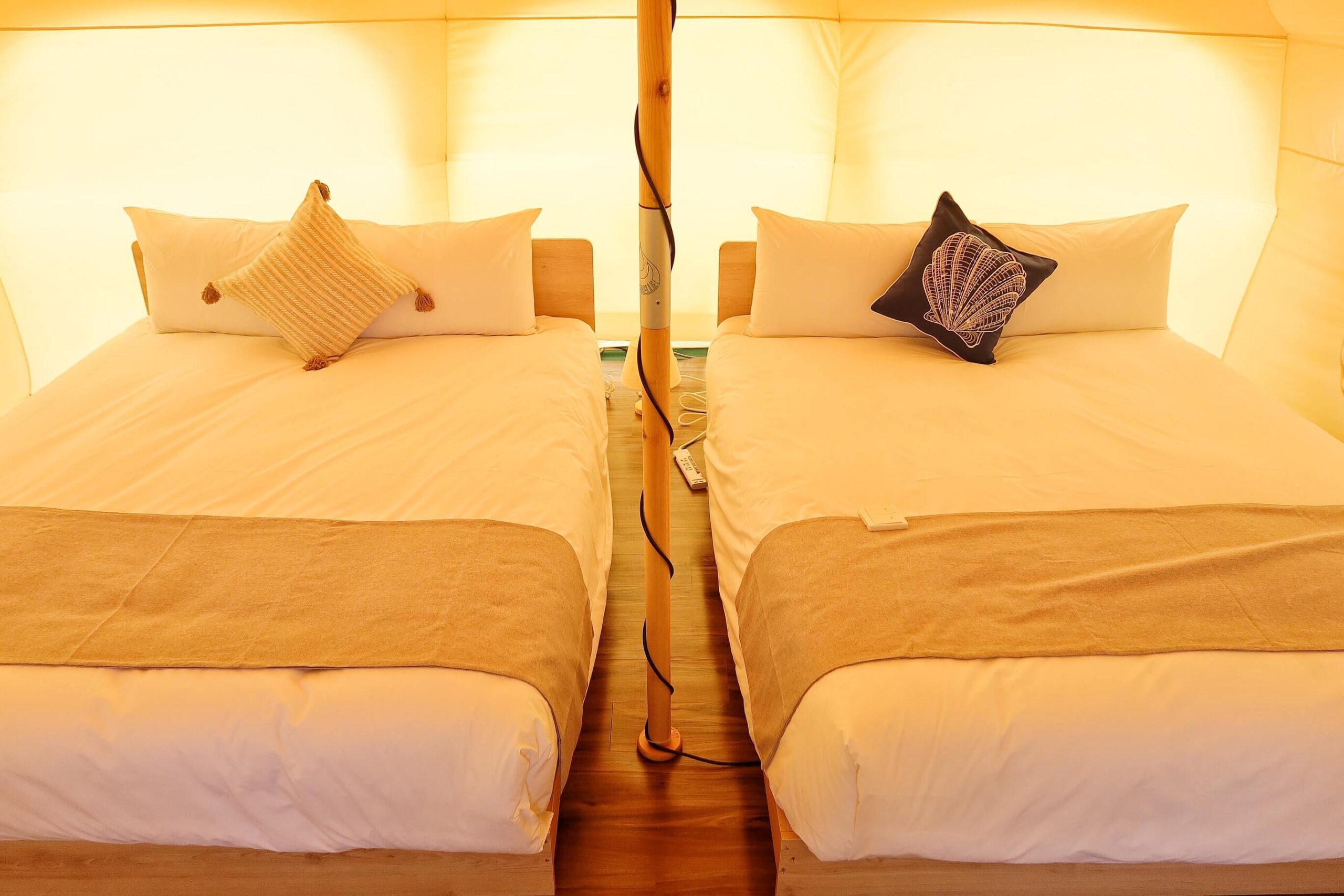 【台中懶人露營】蟬說 夕陽漫漫,新開幕高美濕地海濱露營,用餐飽覽絕美夕陽景觀,一泊二食免裝備,螃蟹帳蓬可愛到炸! @混血珊莎的奇幻旅程 【台中懶人露營】蟬說 夕陽漫漫,新開幕高美濕地海濱露營,用餐飽覽絕美夕陽景觀,一泊二食免裝備,螃蟹帳蓬可愛到炸! @混血珊莎的奇幻旅程