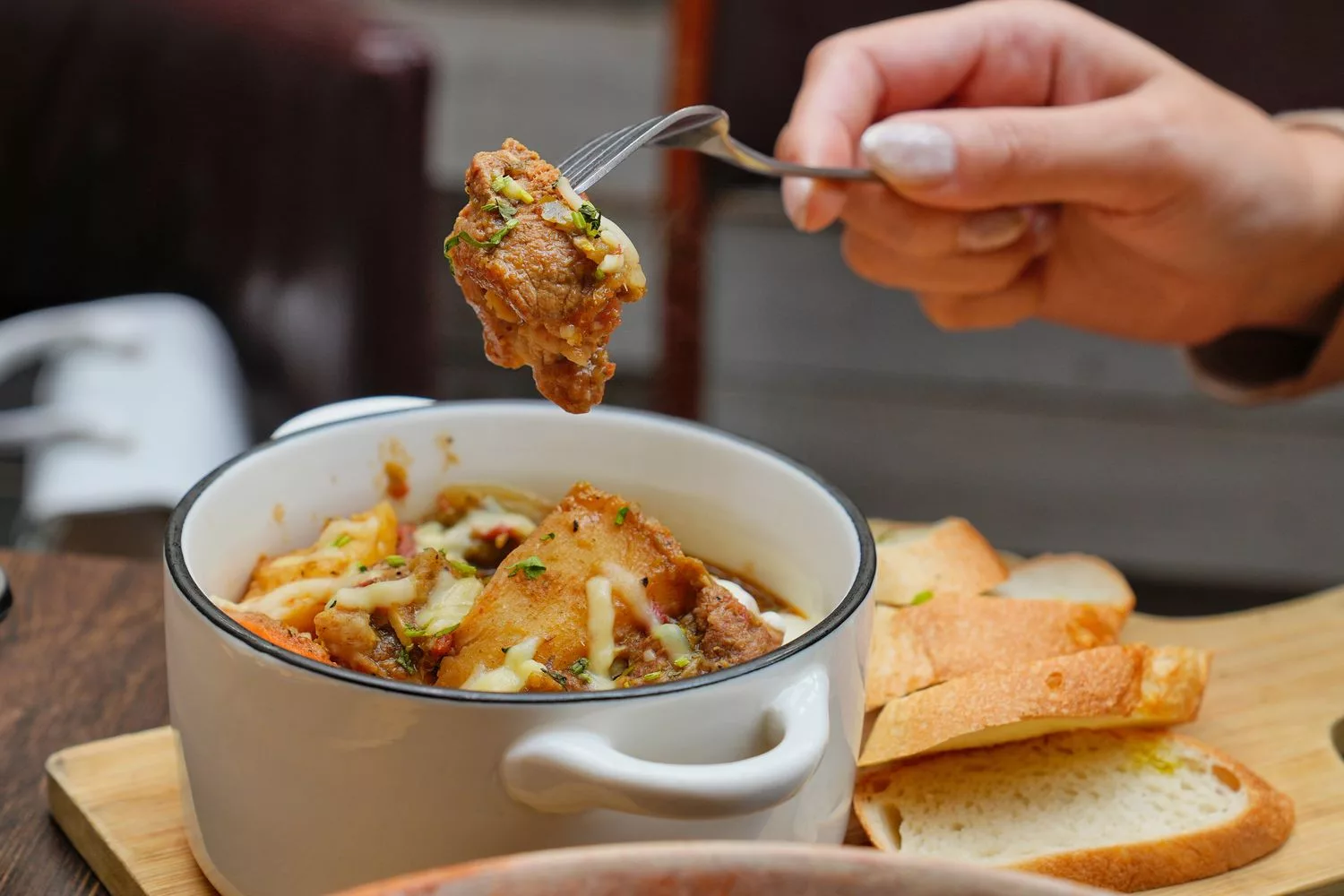 【台北精釀啤酒】ABV美式餐酒館，道地美國鄉村菜，超過300款世界精釀啤酒! @混血珊莎的奇幻旅程
