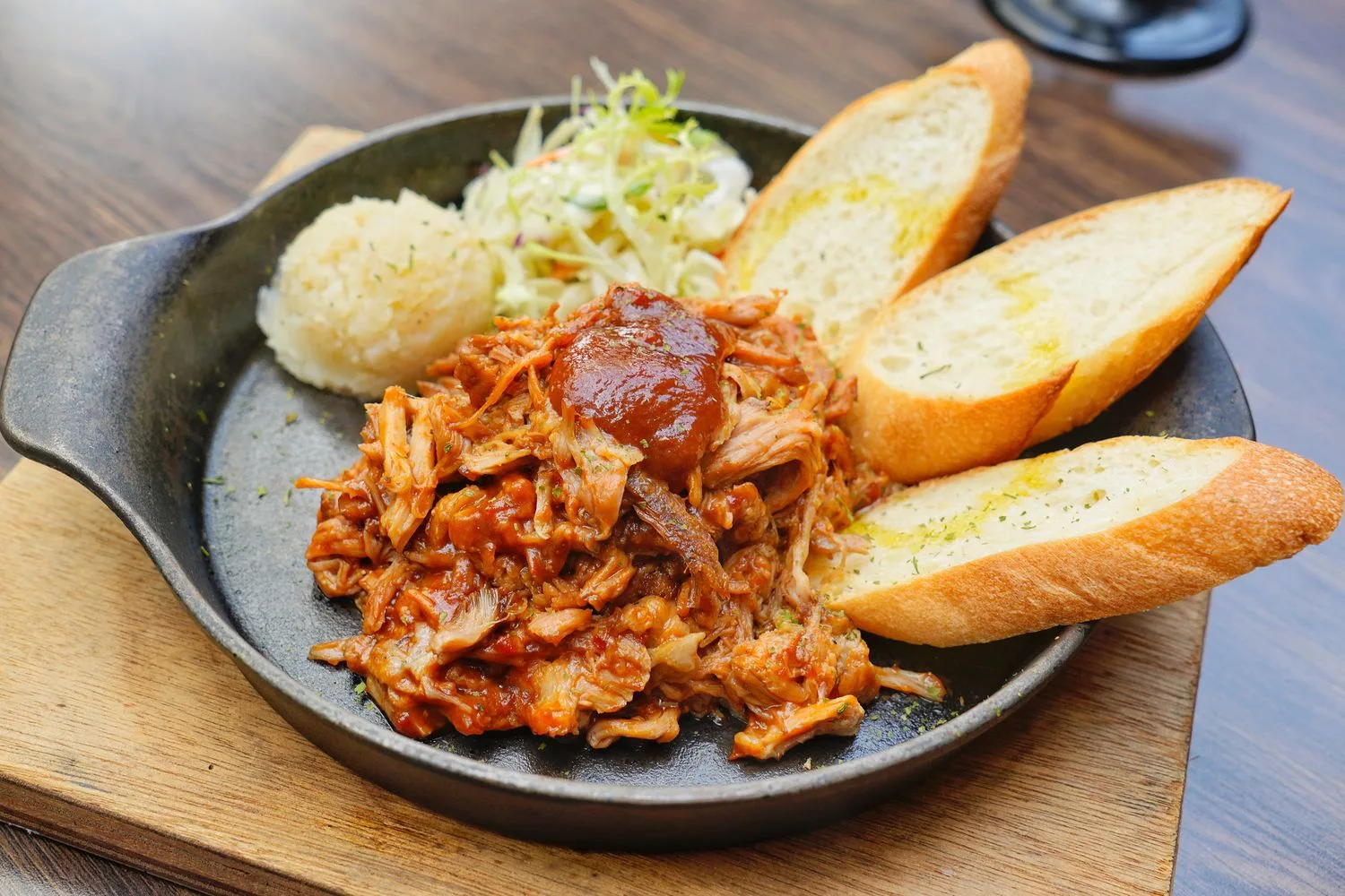 【台北精釀啤酒】ABV美式餐酒館,道地美國鄉村菜,超過300款世界精釀啤酒! @混血珊莎的奇幻旅程 【台北精釀啤酒】ABV美式餐酒館,道地美國鄉村菜,超過300款世界精釀啤酒! @混血珊莎的奇幻旅程