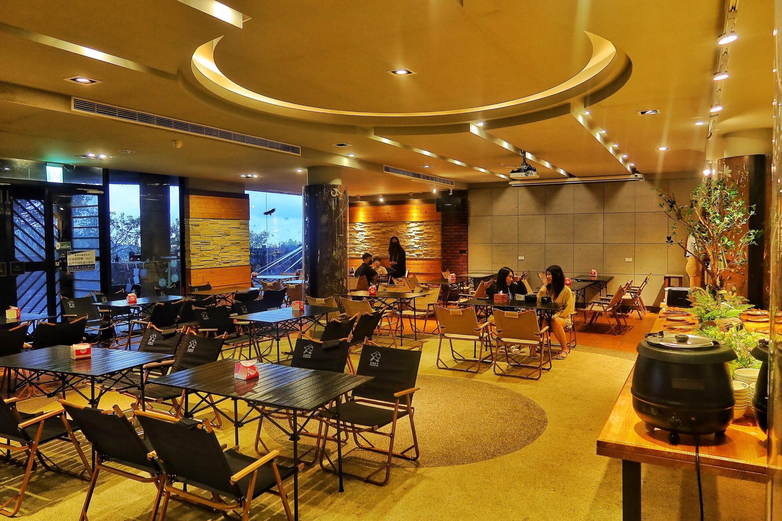 【趣兒chill藍鵲菲菲】陽明山豪華露營附設獨立衛浴一泊二食! @混血珊莎的奇幻旅程 【趣兒chill藍鵲菲菲】陽明山豪華露營附設獨立衛浴一泊二食! @混血珊莎的奇幻旅程