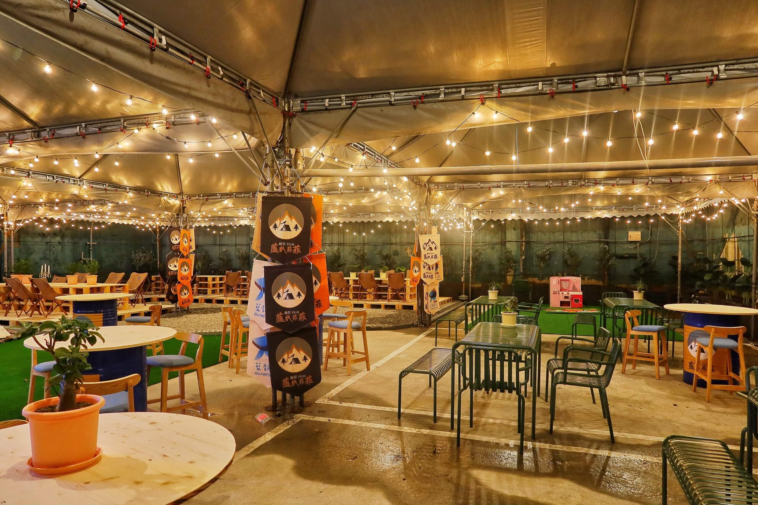 【趣兒chill藍鵲菲菲】陽明山豪華露營附設獨立衛浴一泊二食! @混血珊莎的奇幻旅程 【趣兒chill藍鵲菲菲】陽明山豪華露營附設獨立衛浴一泊二食! @混血珊莎的奇幻旅程