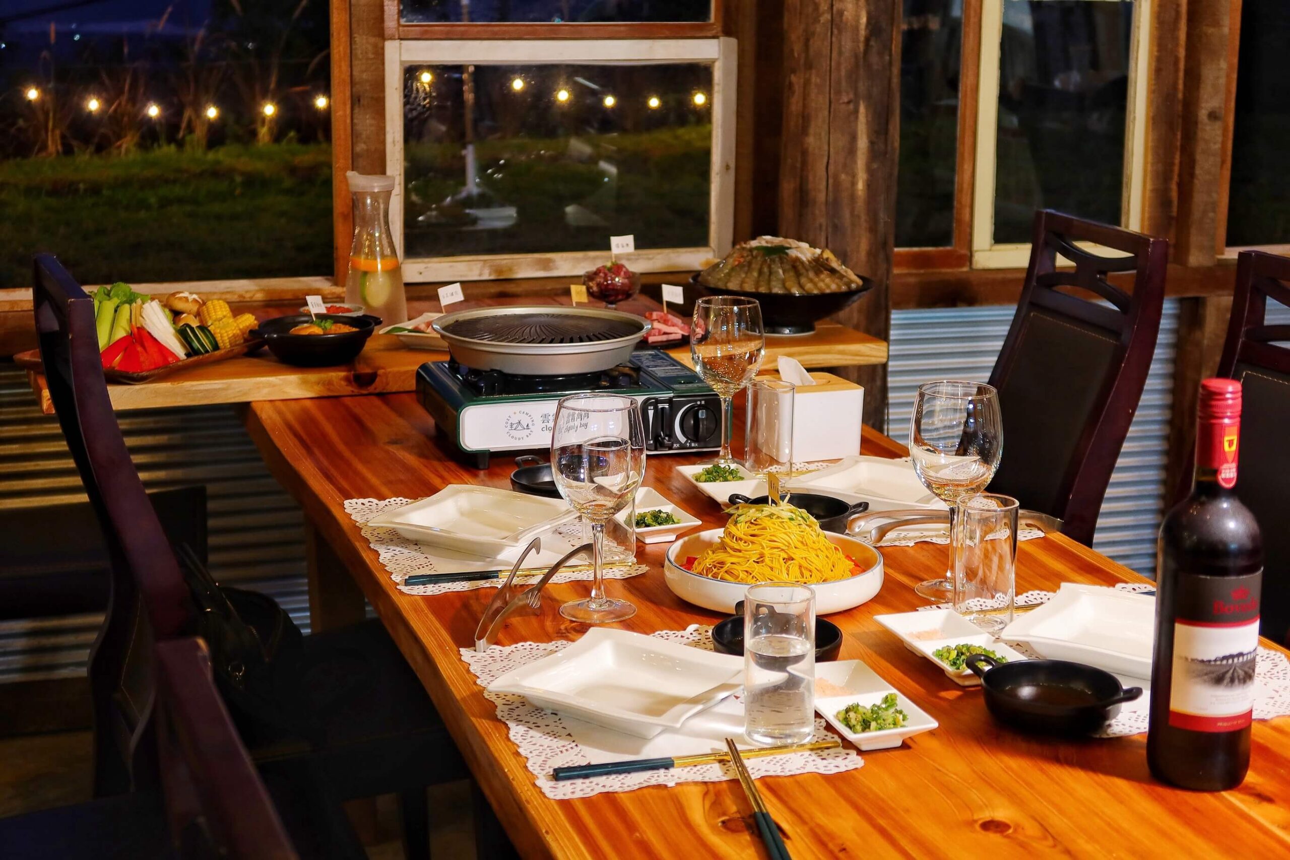 【苗栗露營】雲霧灣灣 懶人露營，夢幻雲海一泊四食，晚餐豪華和牛海陸燒烤，龍蝦粥早餐超享受，每帳專屬獨立衛浴，雲霧之梯絕美拍照點! @混血珊莎的奇幻旅程