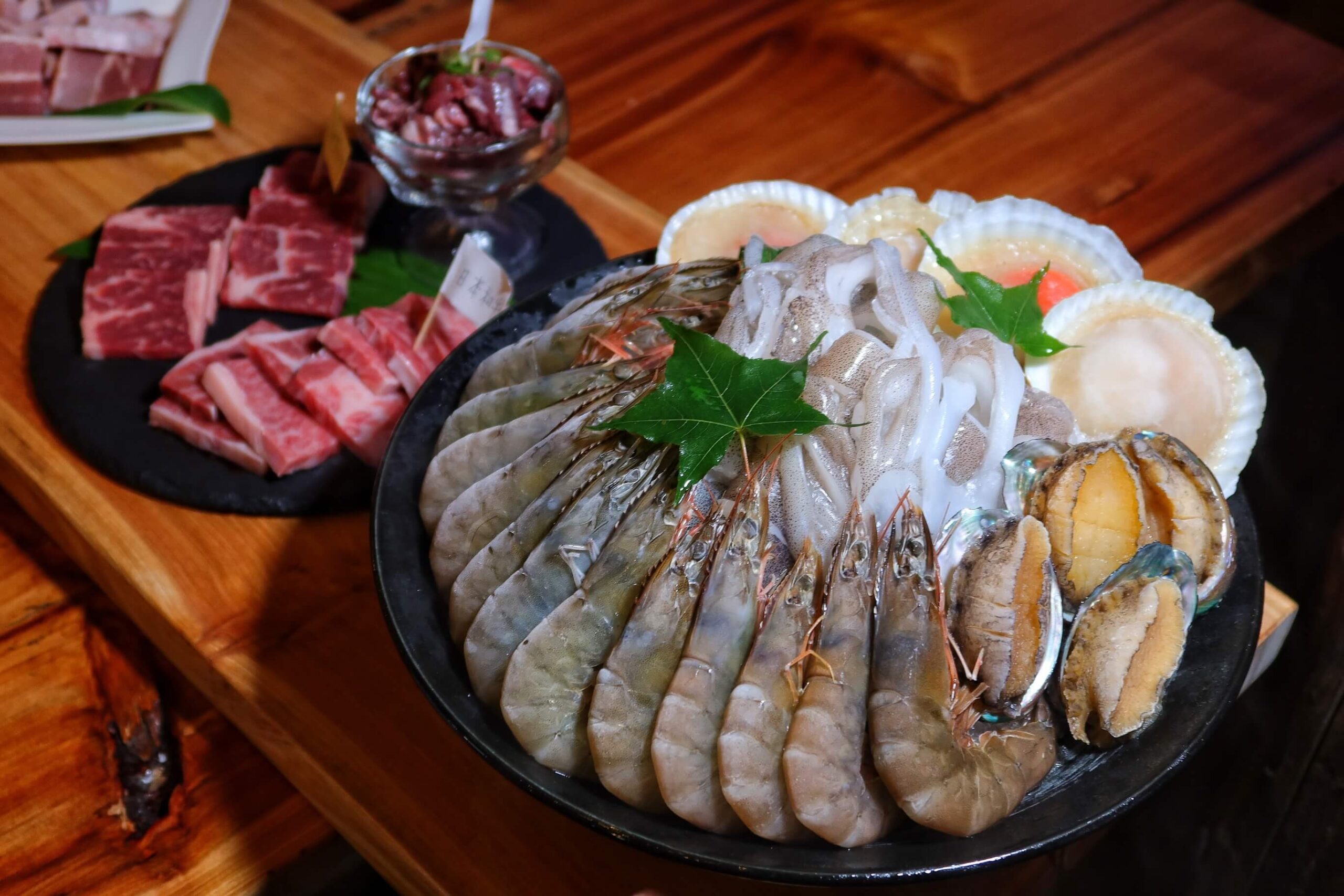 【苗栗露營】雲霧灣灣 懶人露營，夢幻雲海一泊四食，晚餐豪華和牛海陸燒烤，龍蝦粥早餐超享受，每帳專屬獨立衛浴，雲霧之梯絕美拍照點! @混血珊莎的奇幻旅程